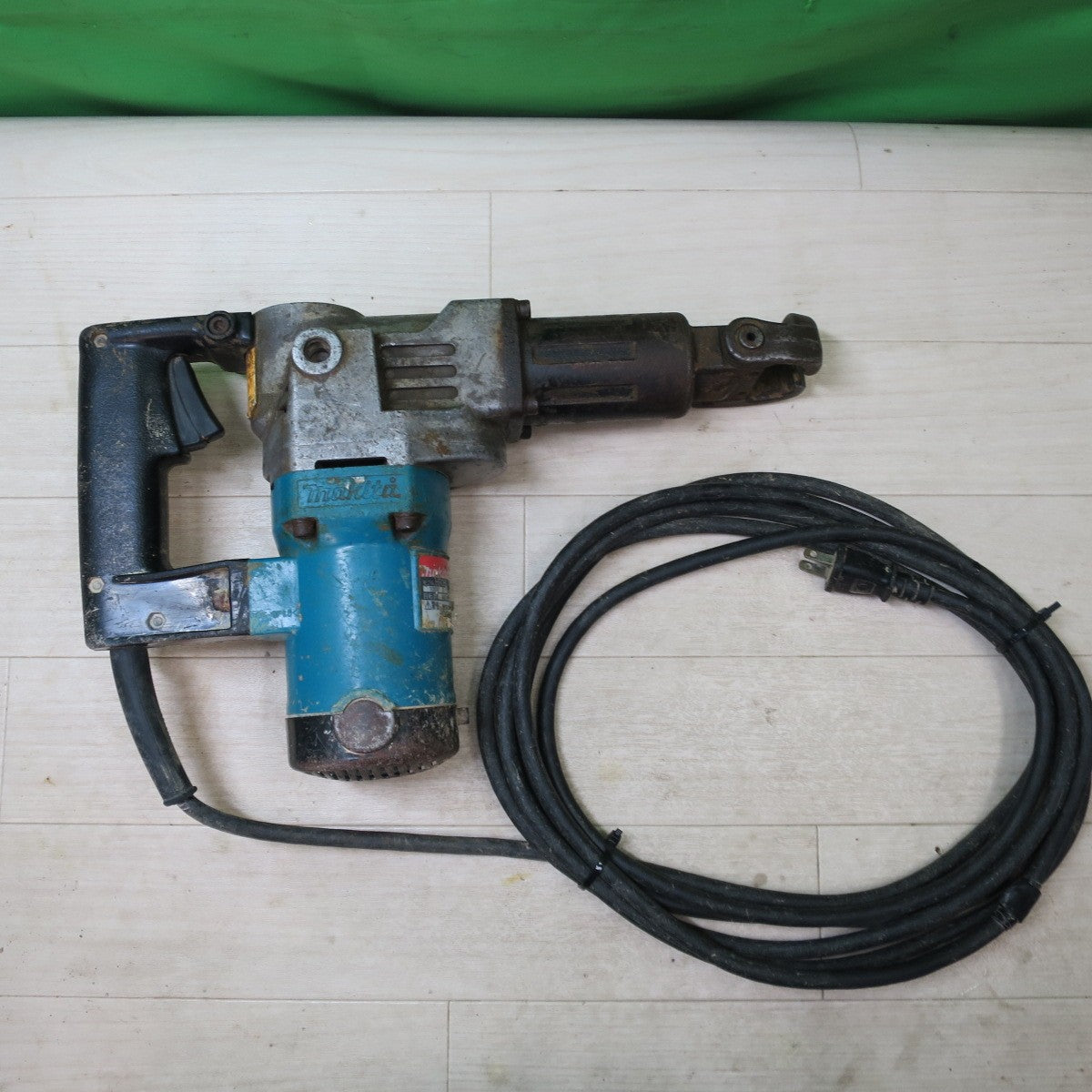 [送料無料] ☆マキタ 35mm ハンマードリル HR3520 電動 工具 ハンマドリル makita 100V コード式 穴あけ はつり ハツリ☆