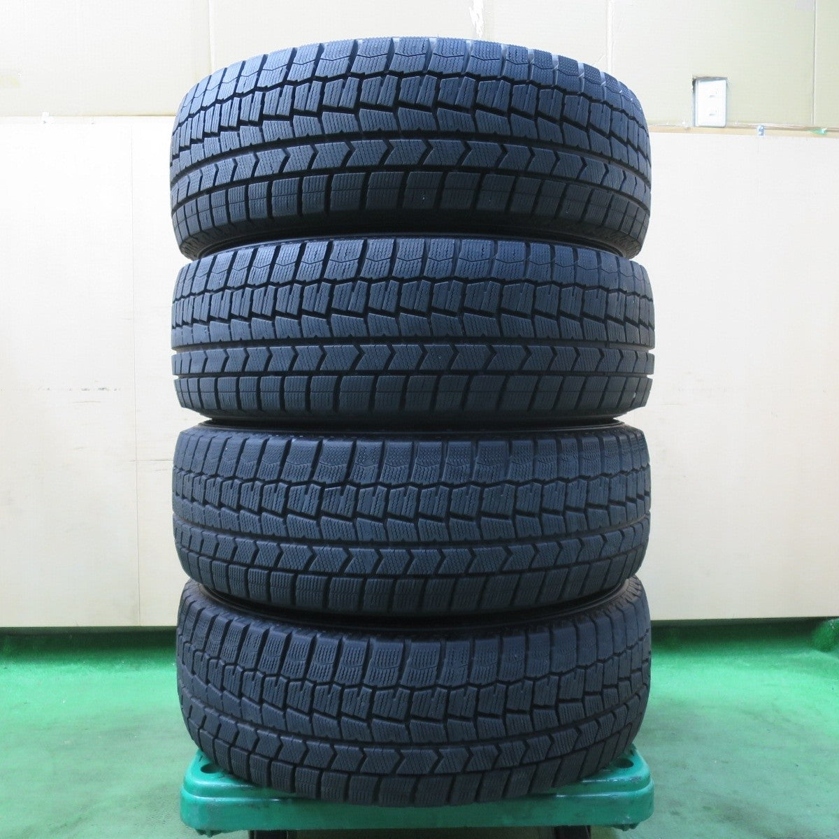 バリ溝！23年！9.5分★フォレスター 等 215/65R16 スタッドレス ダンロップ ウインターマックス WM02 EURO SPEED SPIDER-5 ユーロスピード PCD100/5H★5022119イス