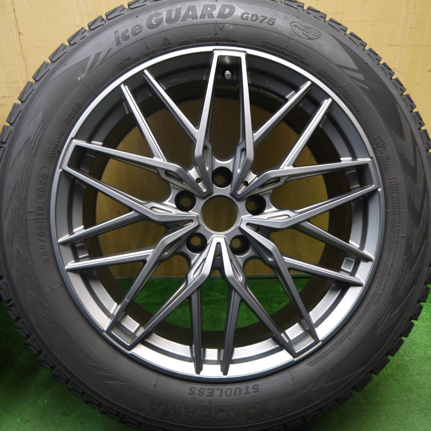 バリ溝！キレイ！9.5分★BMW 等 EUROBAHN nurburg MTX 225/60R18 スタッドレス ヨコハマ アイスガード G075 ユーロバーン ニュルブルグ PCD112/5H★5070811Hス
