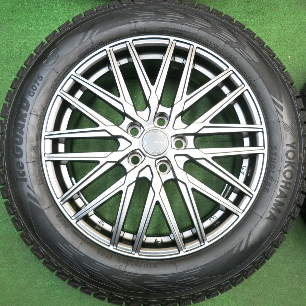 未使用！24年★スタッドレス 225/60R18 ヨコハマ アイスガード G075 GRASS グラス 18インチ PCD114.3/5H★5121305HAス
