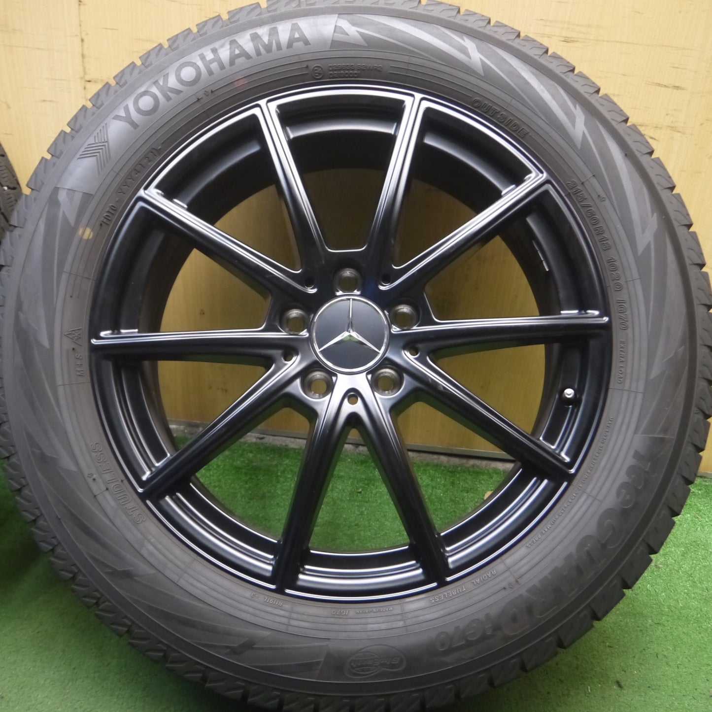*送料無料* バリ溝！21年！キレイ！9.5分★ベンツ 純正 GLA GLB X247 純正 215/60R18 スタッドレス ヨコハマ アイスガード iG70 PCD112/5H★4052004Hス