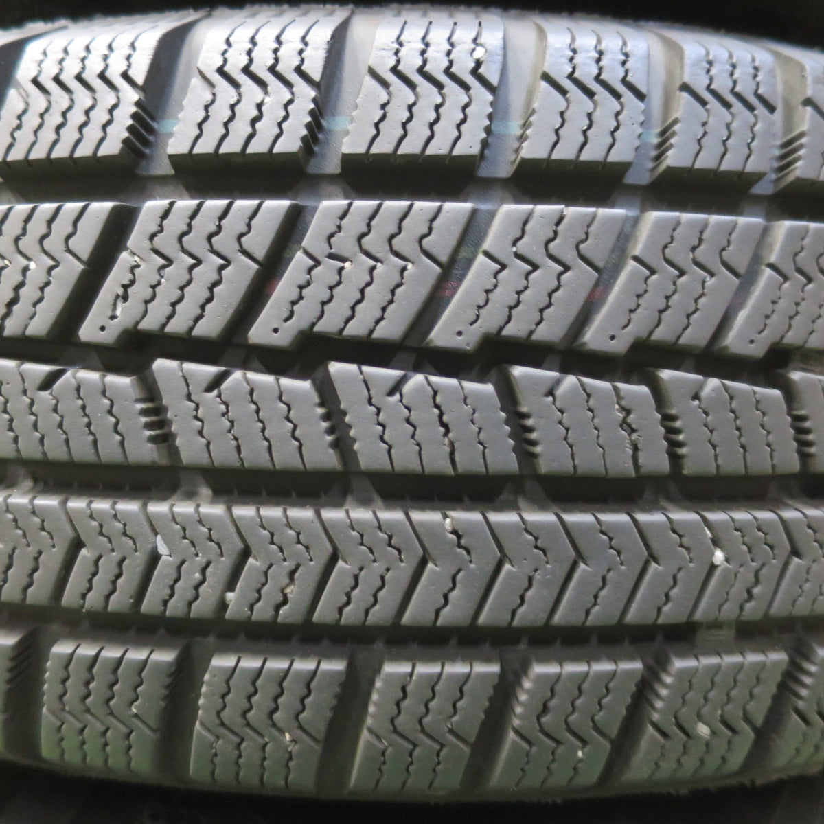 バリ溝！23年！9.5分◎スタッドレス 175/70R14 ハイフライ Win-turi 216 ECO FORME エコフォルム 14インチ PCD100/4H◎6100809イス