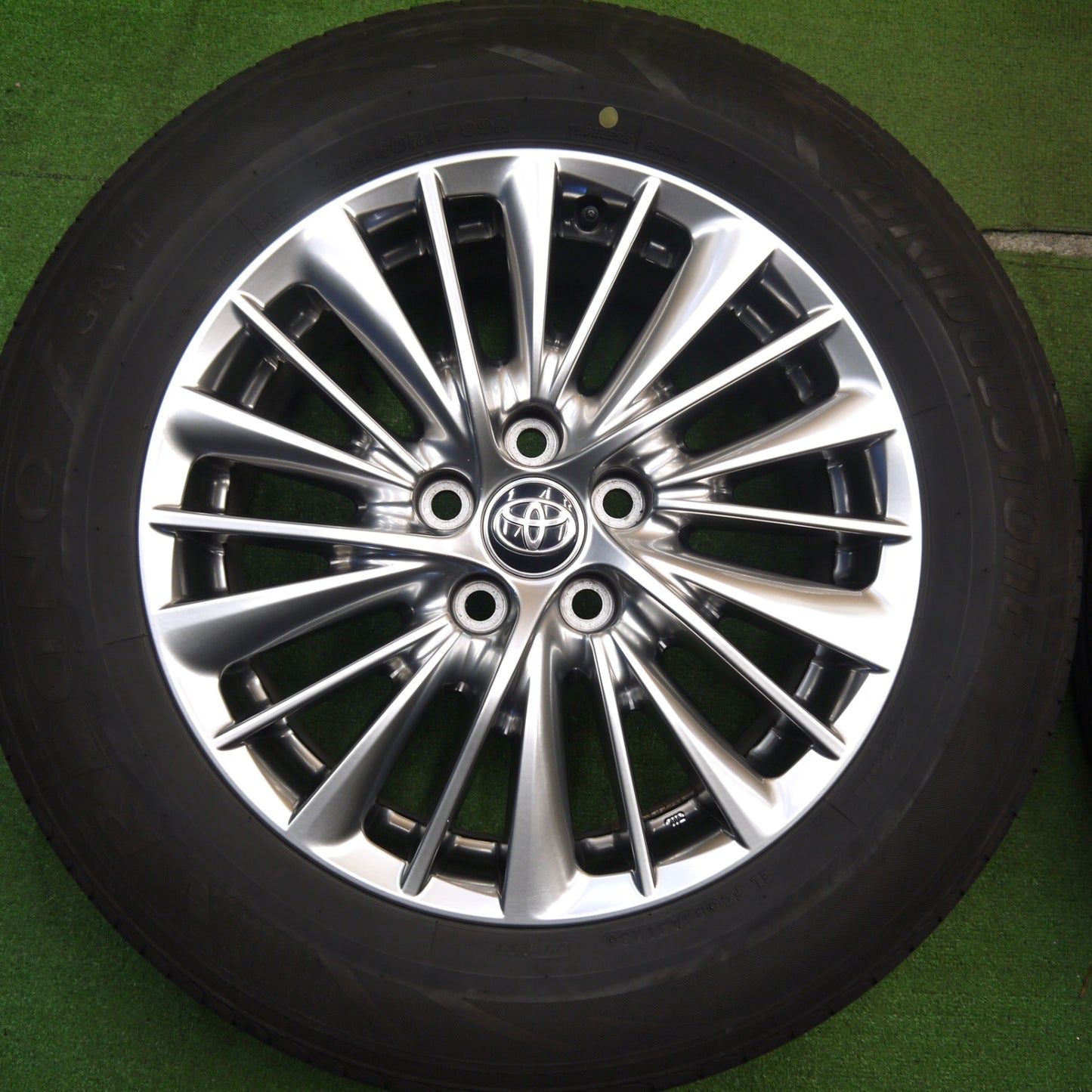 キレイ！23年★トヨタ 30系 アルファード ヴェルファイア 純正 225/60R17 ブリヂストン レグノ GRV2 17インチ PCD114.3/5H★5041609Hノ