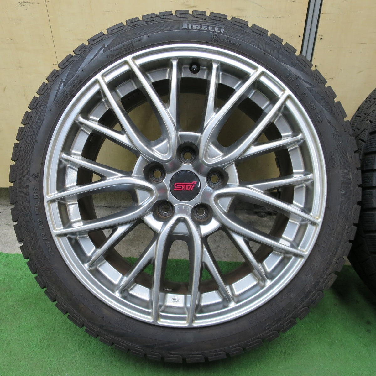 バリ溝！8.5分★スバル WRX STI 純正 245/40R18 スタッドレス ピレリ アイスアシンメトリコ 18インチ PCD114.3/5H★6031801ナス