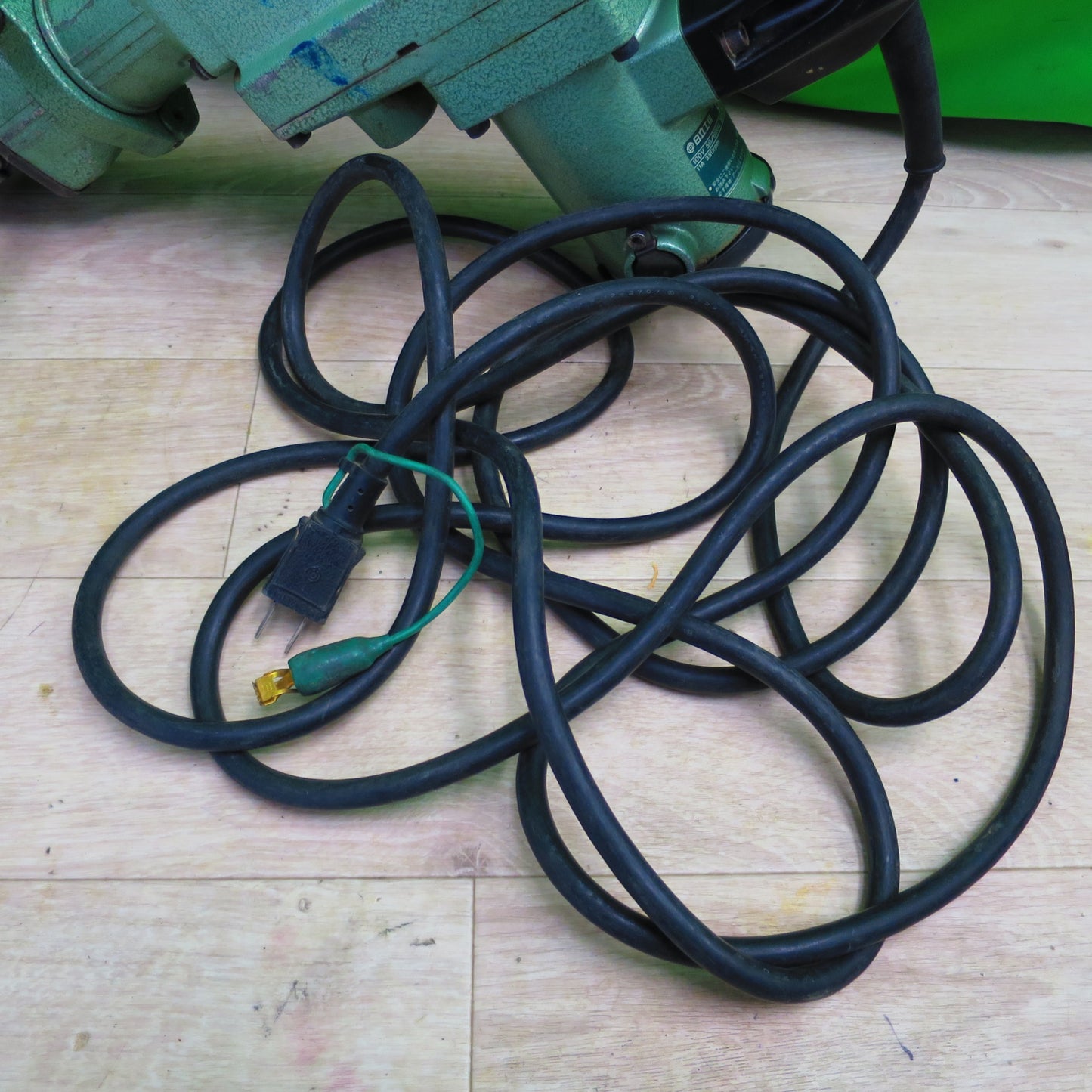 [送料無料] ☆HITACHI 日立工機 ハンマドリル DH38SA 本体 ケース付 38mm 電動 工具 付属品 DIY 大工 道具 ドリル☆