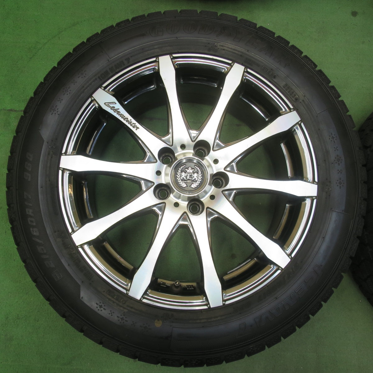 バリ溝！23年！9.5分★Lehrmeister NONINO 215/60R17 スタッドレス グッドイヤー アイスナビ7 レアマイスター ノニーノ 17インチ PCD114.3/5H★6010604イス
