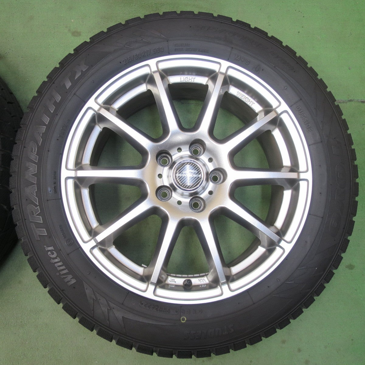 バリ溝！22年！キレイ！9.5分以上★スタッドレス 215/60R17 トーヨー ウインター トランパス TX SCHNEIDER シュナイダー 17インチ PCD114.3/5H★6032309イス