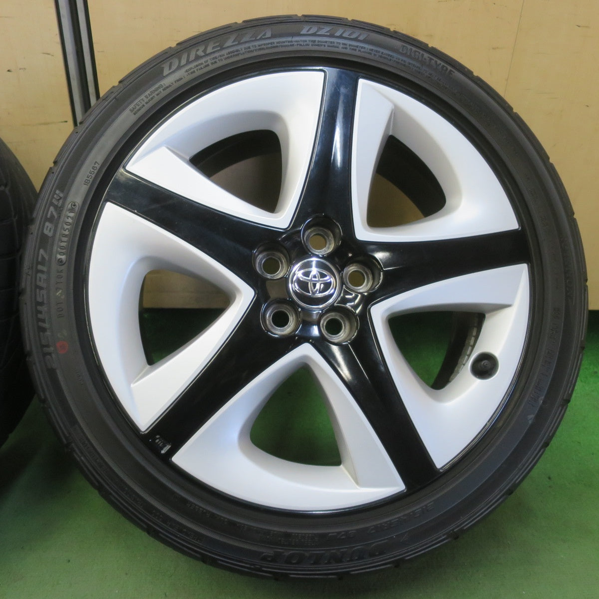 4本価格★トヨタ 50系 プリウス ツーリング 純正 215/45R17 ダンロップ DIREZZA DZ101 17インチ PCD100/5H★6051609イノ
