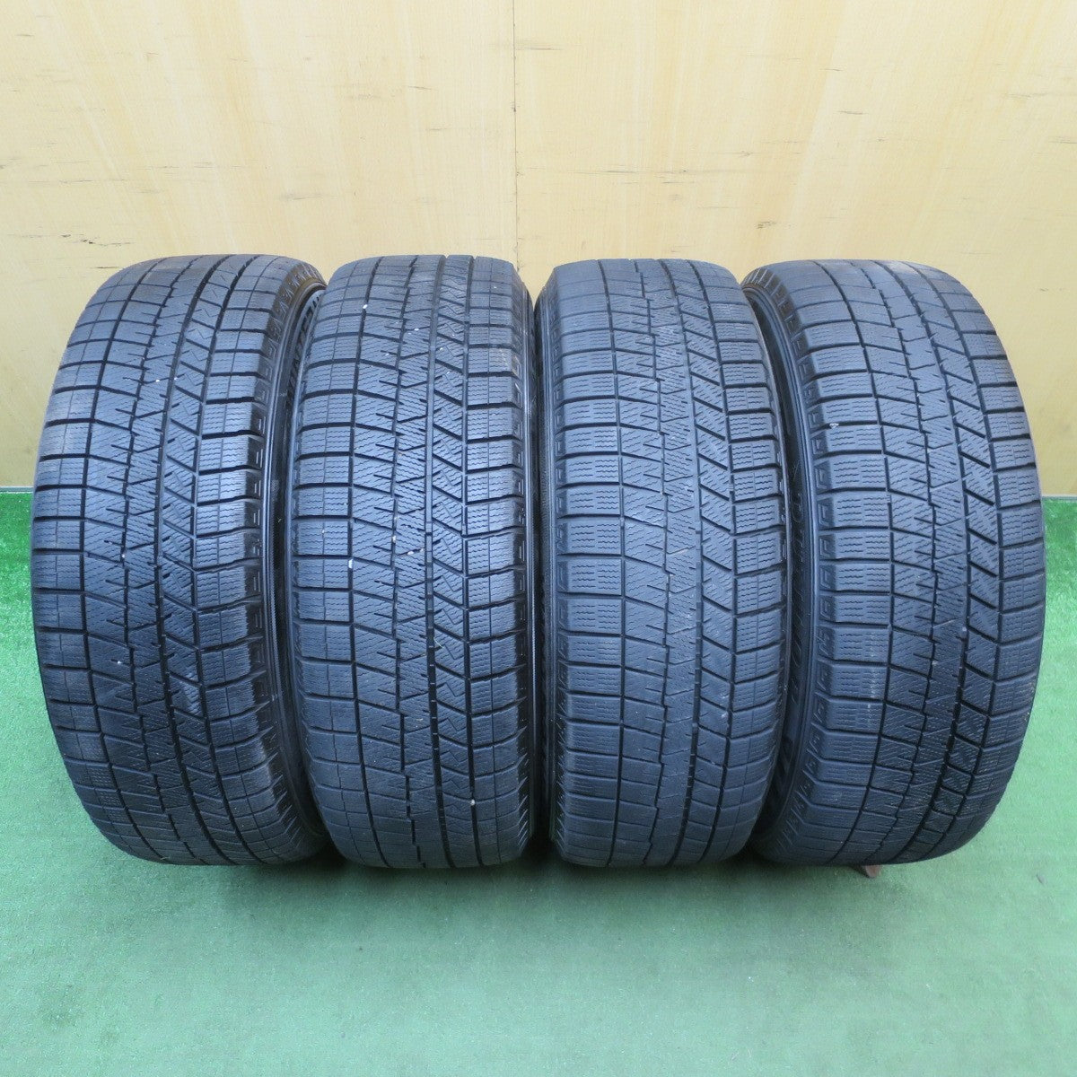 バリ溝！9.5分★スタッドレス 205/55R17 ダンロップ ウインターマックス 03 Verthandi ヴェルザンディ 17インチ PCD114.3/5H★6042404NJス