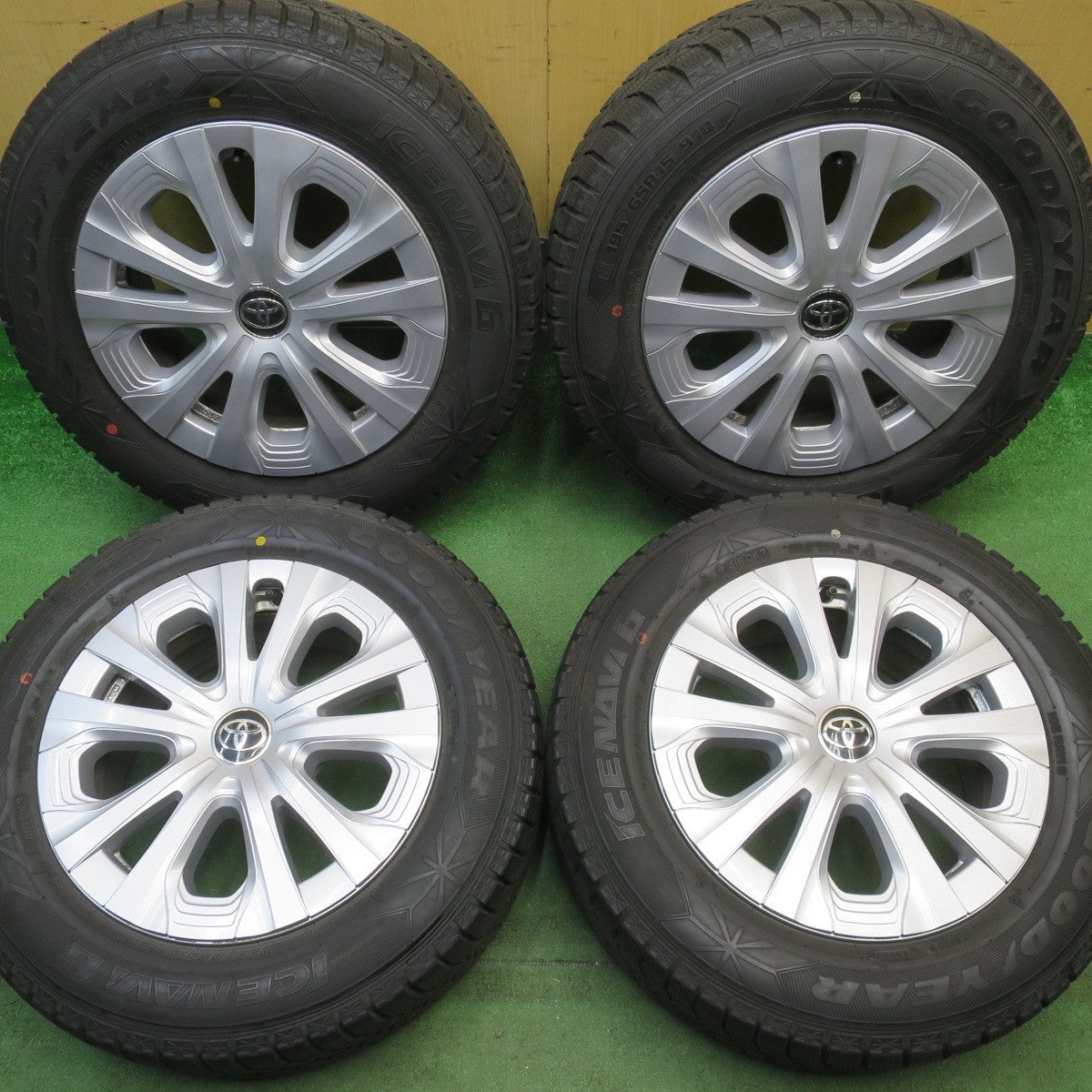 バリ溝！8.5分★トヨタ 50系 プリウス 純正 195/65R15 スタッドレス グッドイヤー アイスナビ6 15インチ PCD100/5H★6052502NJス