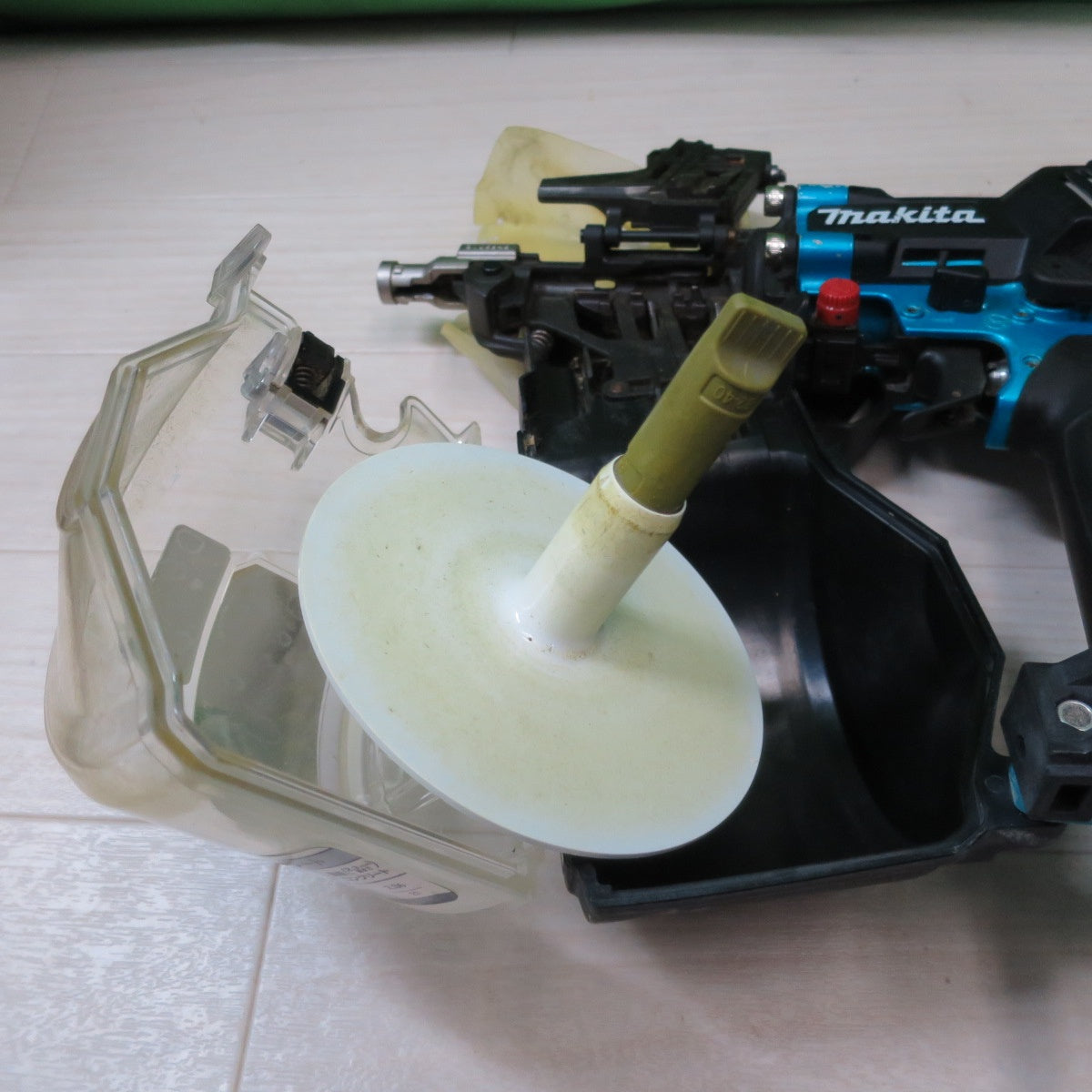 [送料無料] ☆マキタ 65mm 高圧 エア 釘打 AN636H M エアー ツール 工具 釘打機 釘打ち機 makita☆