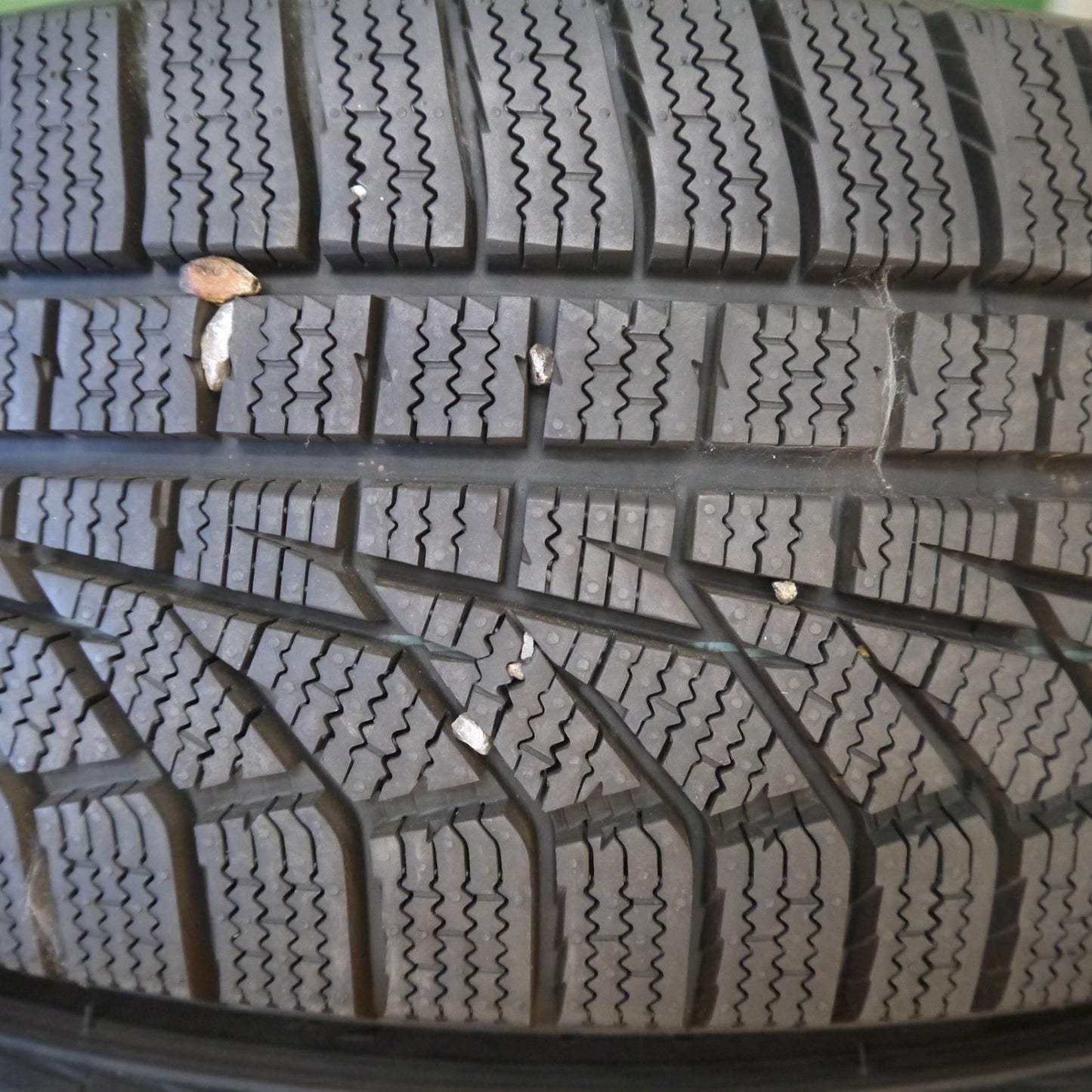 バリ溝！キレイ！ほぼ10分◎スタッドレス 185/65R15 ハンコック ウインター アイセプト IZ2A ZELERNA ゼラーナ 15インチ PCD100/4H◎6081704Hス