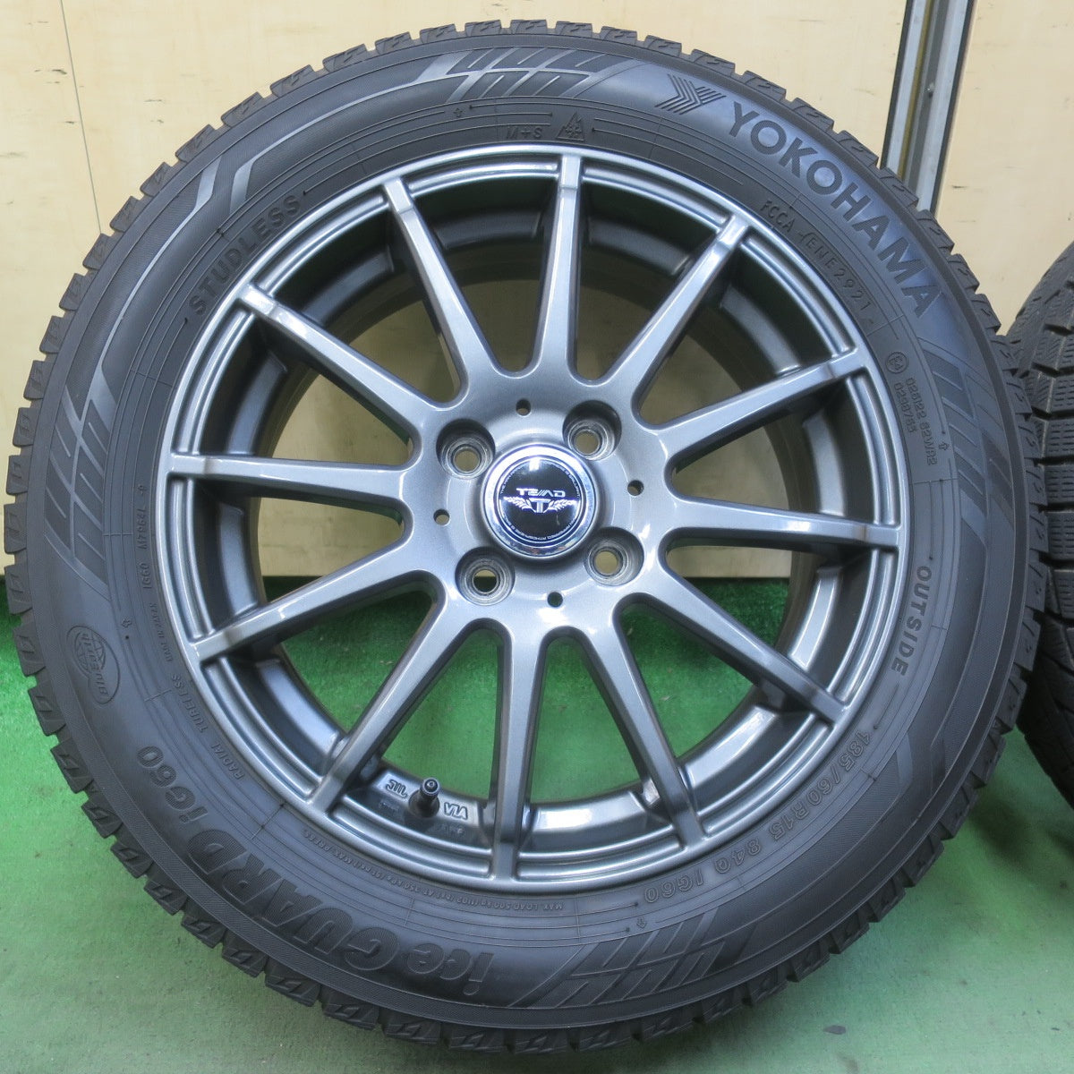 バリ溝！キレイ！9分◎スタッドレス 185/60R15 ヨコハマ アイスガード iG60 TEAD テッド 15インチ PCD100/4H◎6081215イス
