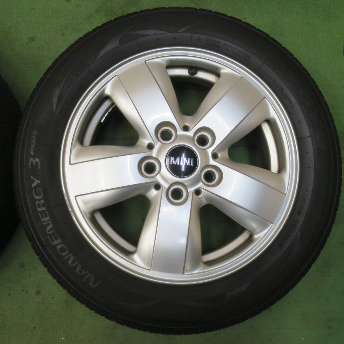 バリ溝！9.5分★MINI F56 ミニ クーパー 純正 175/65R15 トーヨー ナノエナジー3 プラス 15インチ PCD112/5H★6020602イノ