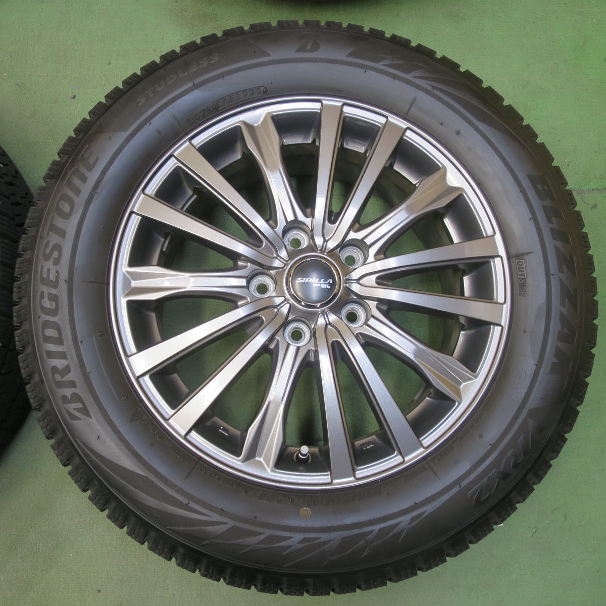 バリ溝！22年！キレイ！9.5分◎スタッドレス 215/60R16 ブリヂストン ブリザック VRX2 SIBILLA NEXT W5 シビラ ネクスト 16インチ PCD114.3/5H◎6100905イス