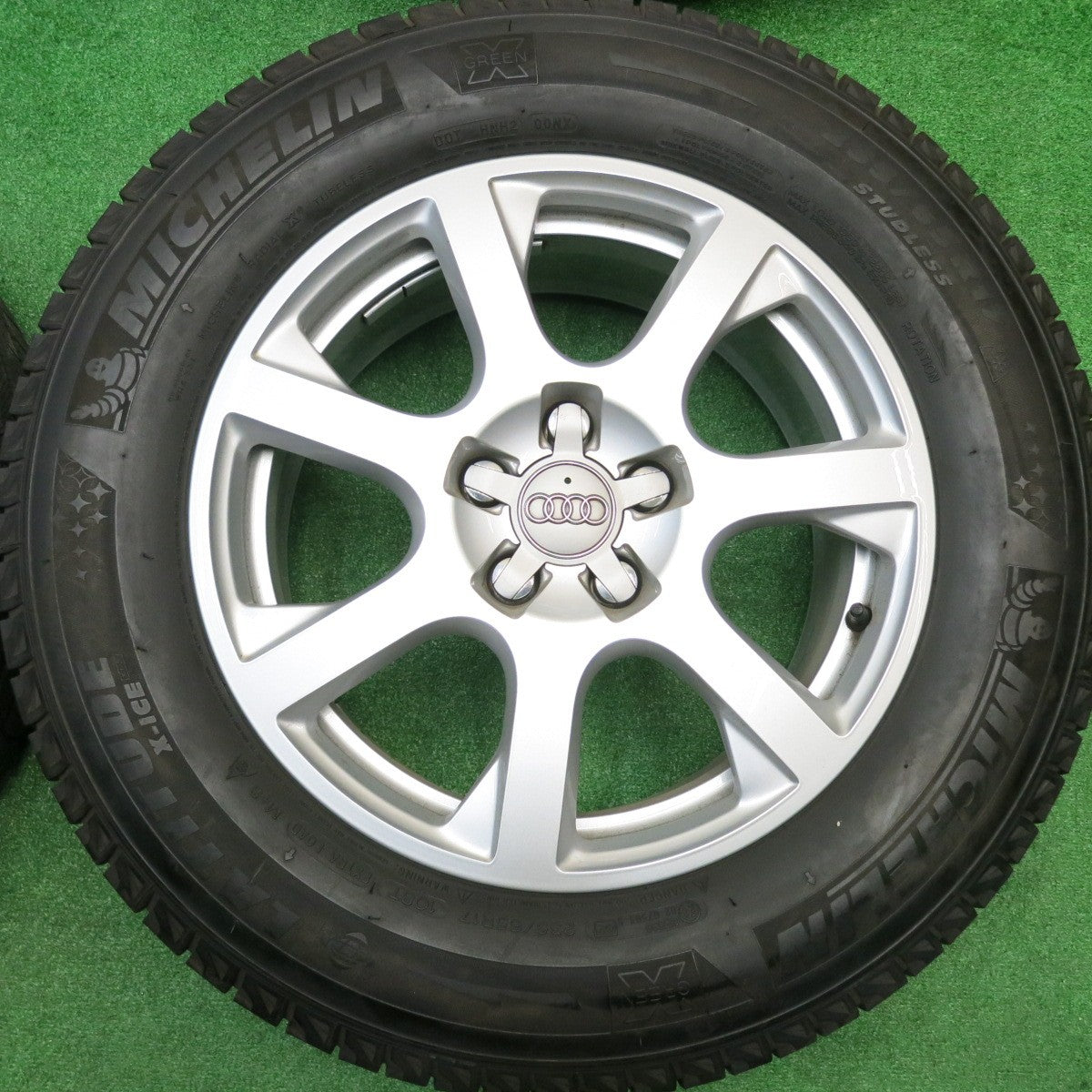 バリ溝！9分★アウディ Q5 純正 235/65R17 ミシュラン LATITUDE X-ICE XI2 17インチ PCD112/5H★5102312HAス