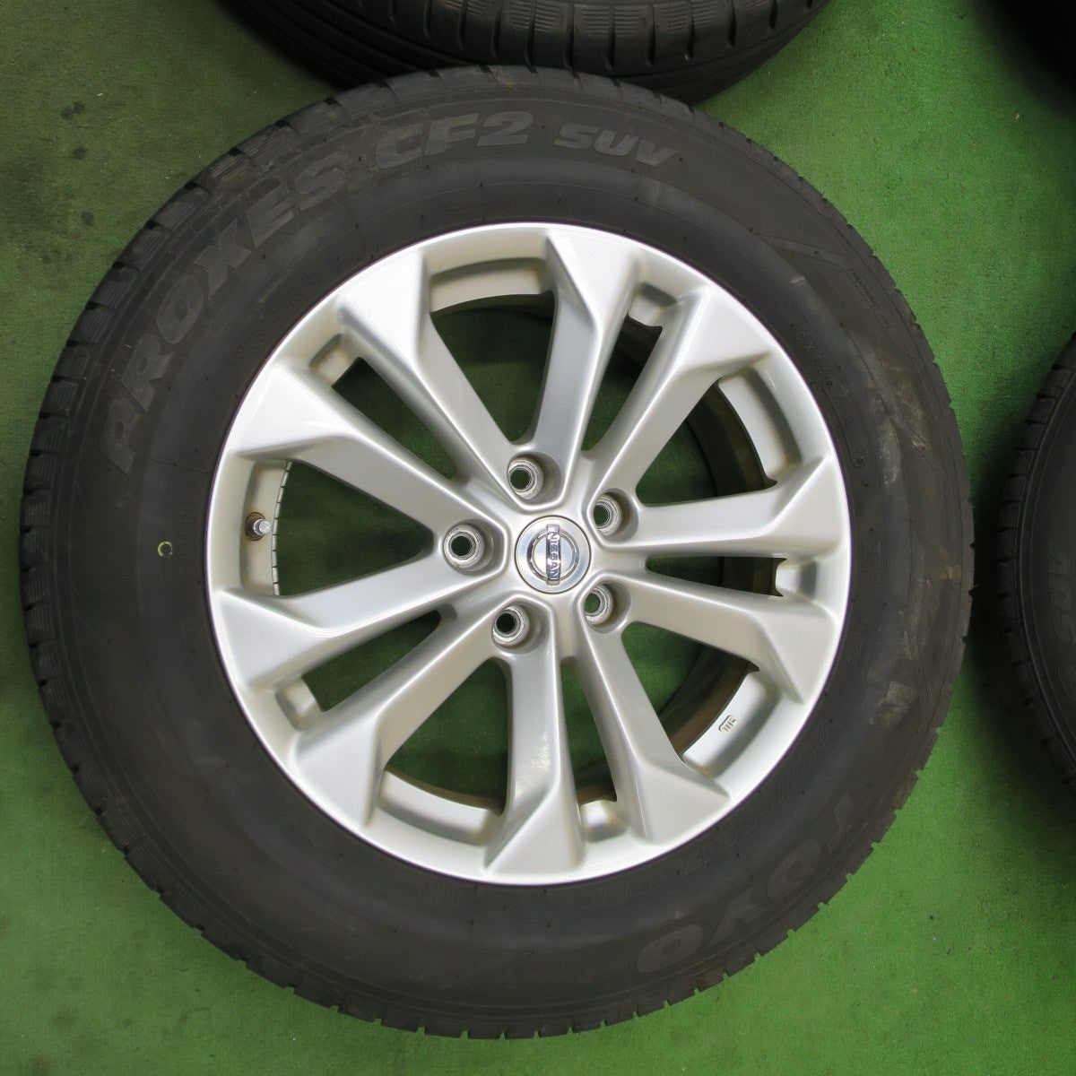 バリ溝！9.5分★日産 T32 エクストレイル 純正 225/65R17 トーヨー プロクセス CF2 SUV 17インチ PCD114.3/5H★6021104ナノ