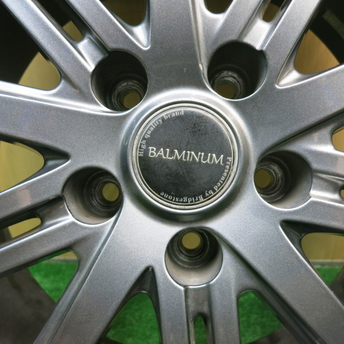 バリ溝！23年！9.5分★スタッドレス 215/55R17 ブリヂストン ブリザック VRX2 BALMINUM バルミナ 17インチ PCD114.3/5H★5081302AKス