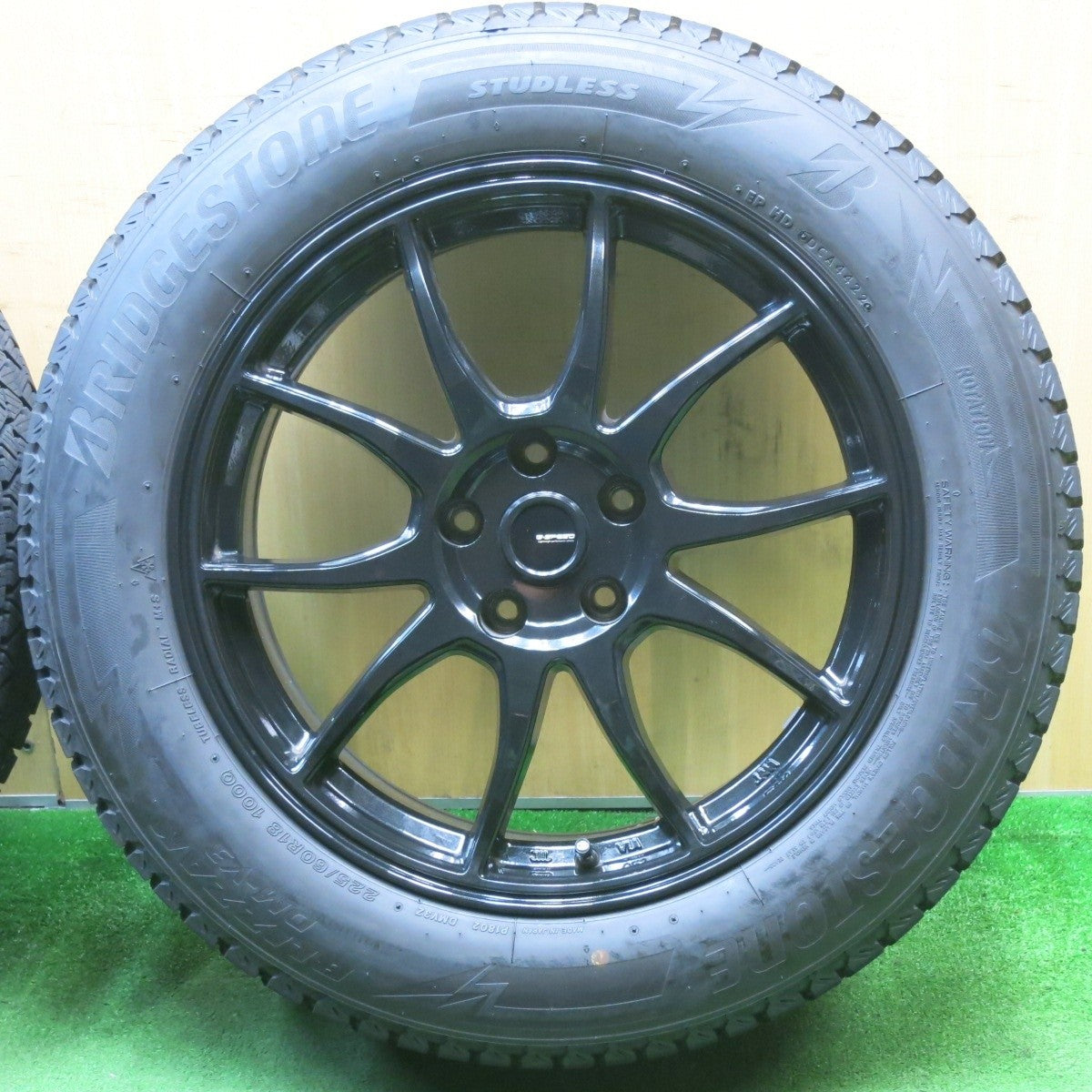 バリ溝！22年！キレイ！9.5分★スタッドレス 225/60R18 ブリヂストン ブリザック DM-V3 G-SPEED Gスピード 18インチ PCD114.3/5H★5032202NJス