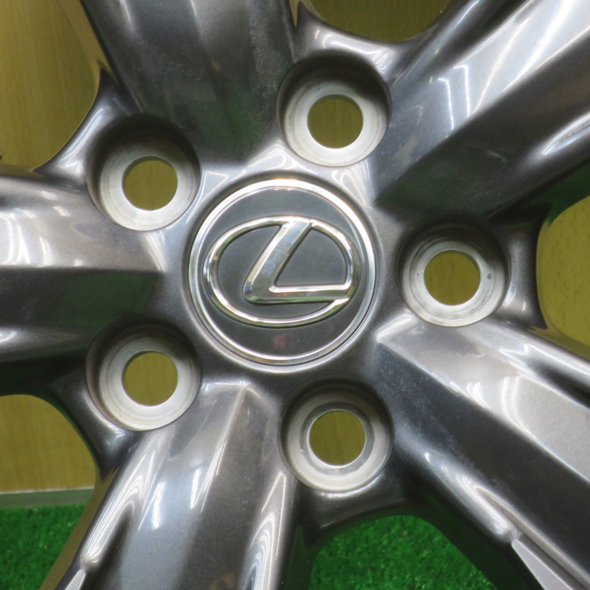 センサー付！キレイ★レクサス UX バージョンL 純正 ホイール 18インチ 18×7J PCD114.3/5H★5102401NJホ