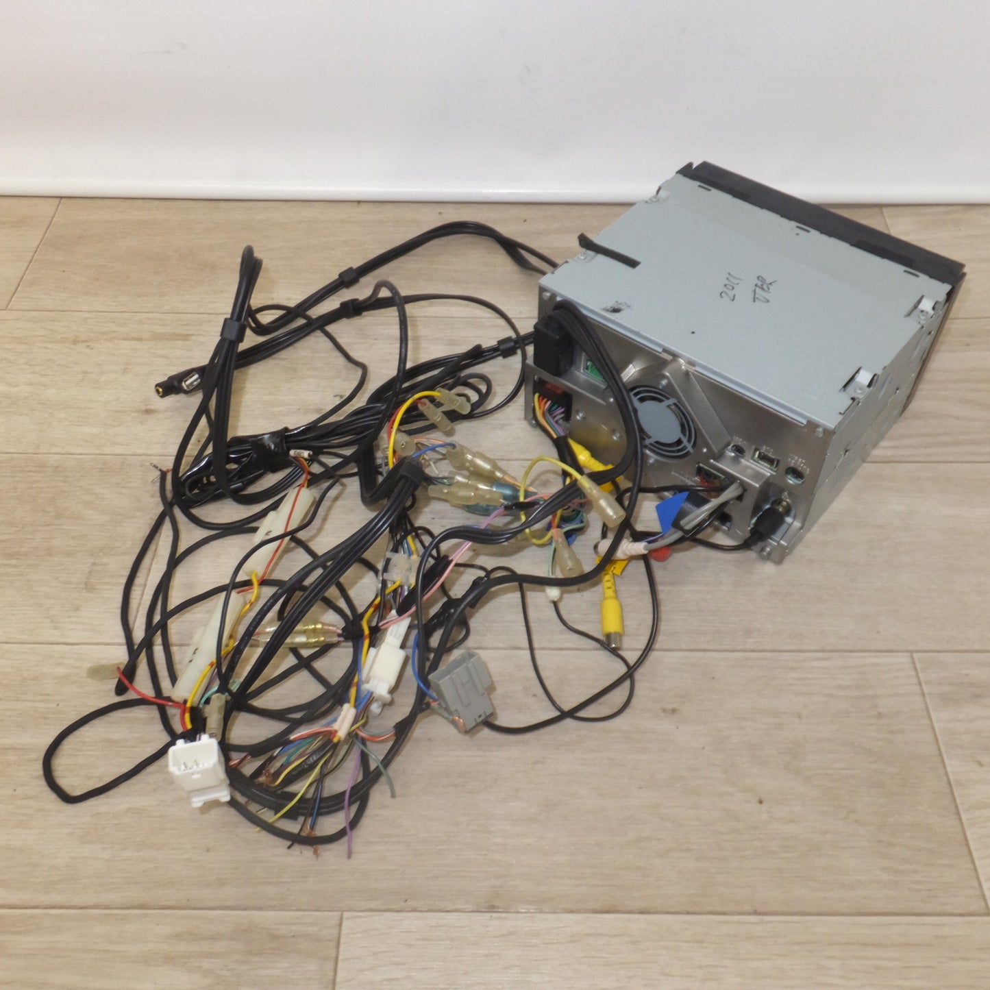 [送料無料] ★カロッツェリア carrozzeria AV一体型メモリーナビゲーション 楽ナビ AVIC-MRZ09[53]★