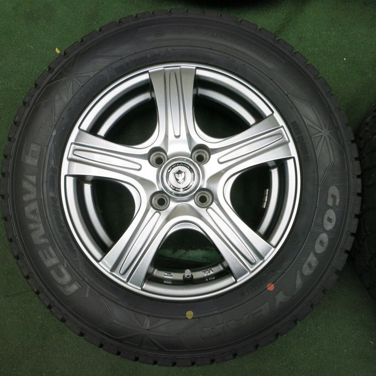 4本価格★スタッドレス 185/70R14 グッドイヤー アイスナビ6 VELVA ヴェルヴァ 14インチ PCD100/4H★4061803NJス
