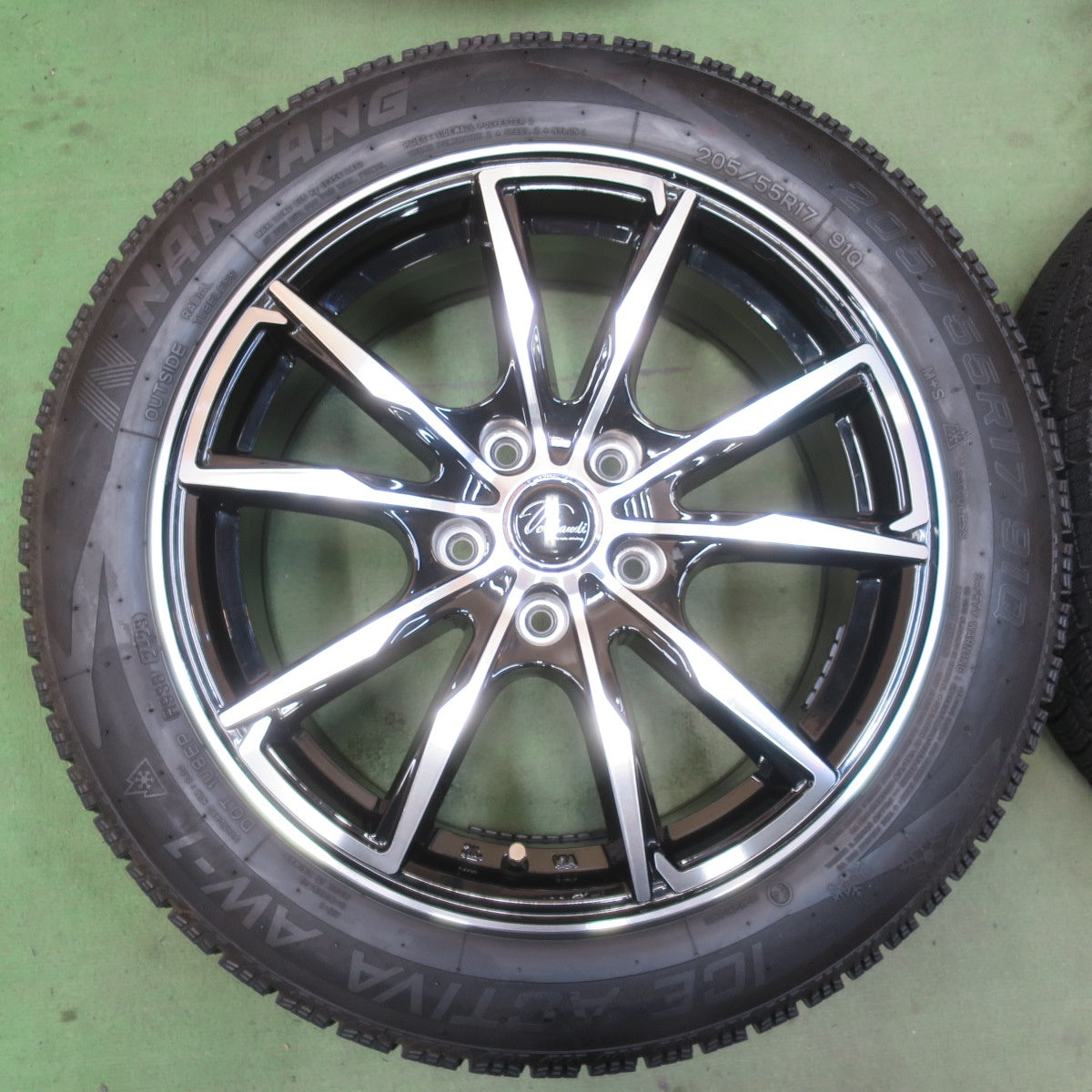 バリ溝！23年！キレイ！9.5分★スタッドレス 205/55R17 ナンカン アイス アクティバ AW-1 Verthandi ヴェルザンディ 17インチ PCD114.3/5H★6041109イス