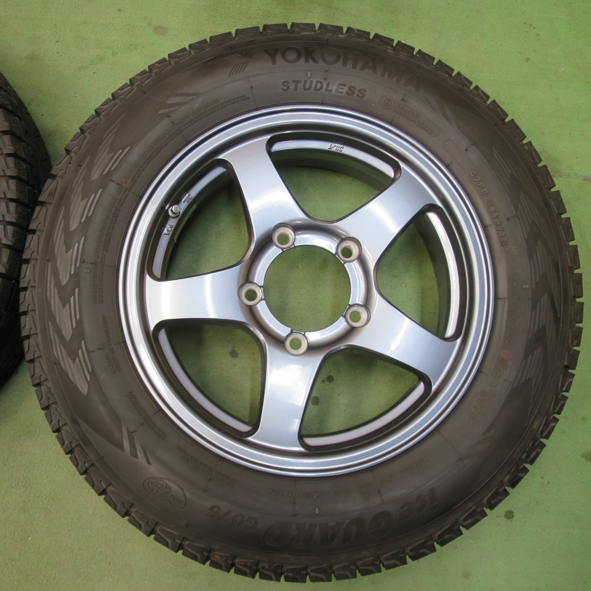 キレイ★スタッドレス 175/80R16 ヨコハマ アイスガード G075 MiD 社外 アルミ 16インチ PCD139.7/5H★6033014イス