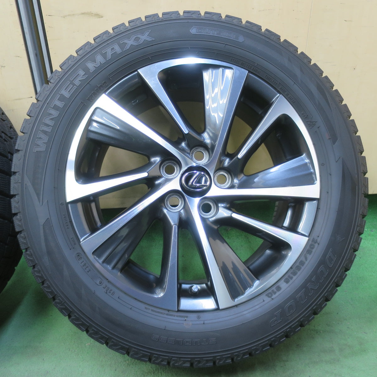 バリ溝！キレイ！9.5分◎レクサス CT バージョンC 純正 205/55R16 スタッドレス ダンロップ ウインターマックス WM02 16インチ PCD100/5H◎6071802イス