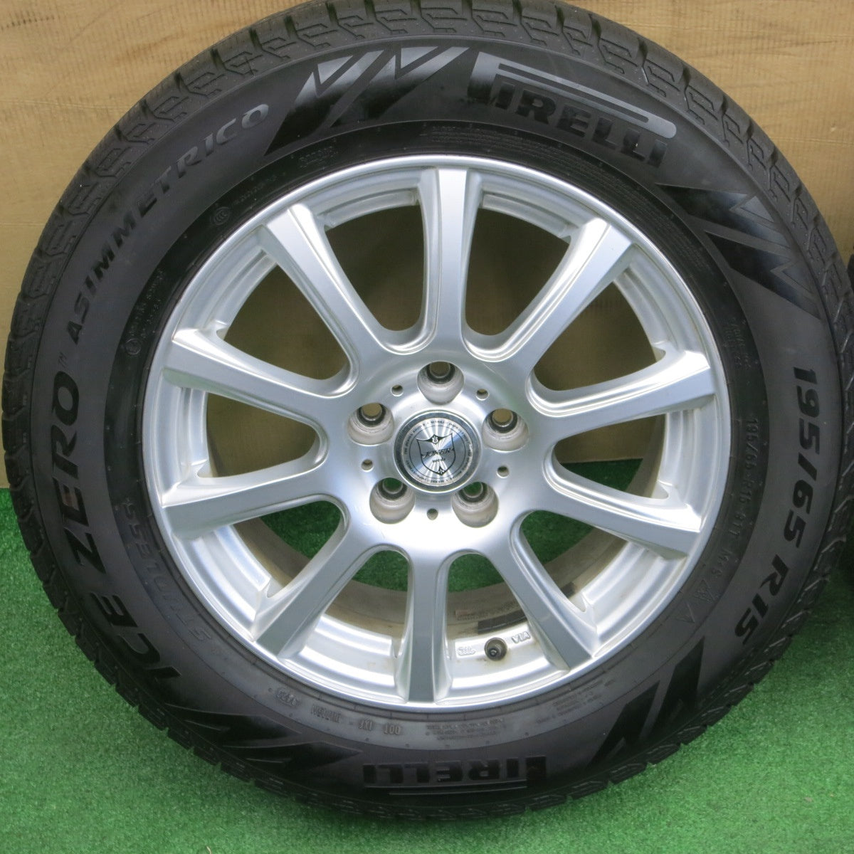 バリ溝！23年！9分★プリウス 等 195/65R15 スタッドレス ピレリ アイスゼロ アシンメトリコ JOKER ジョーカー 15インチ PCD100/5H★6020702NKス