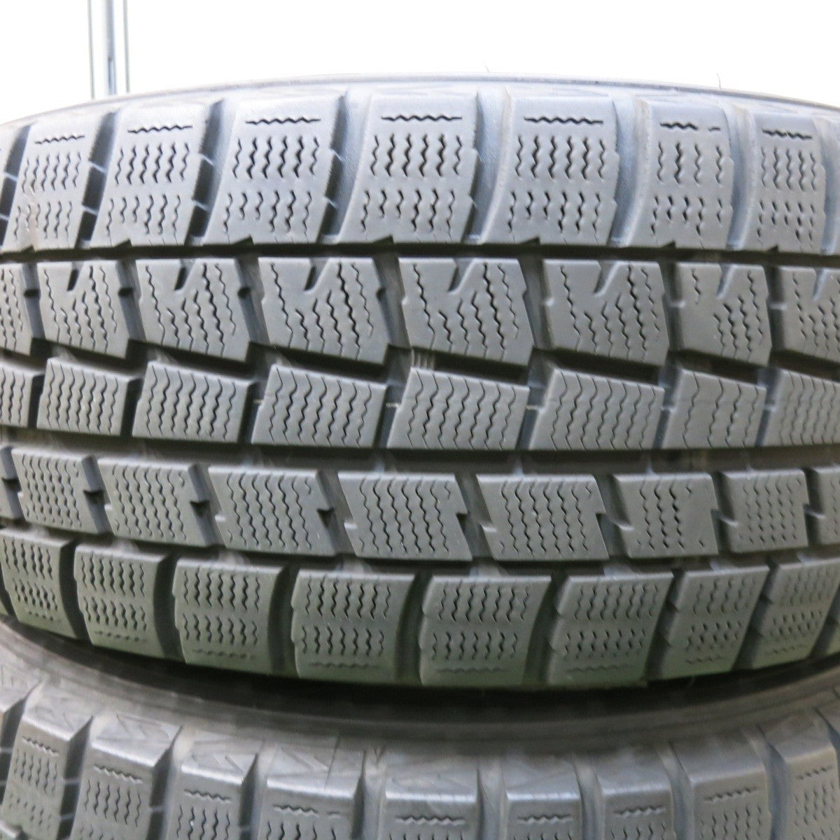 バリ溝！8.5分★スタッドレス 205/60R16 ダンロップ ウインターマックス WM01 STRANGER ストレンジャー 16インチ PCD114.3/5H★5010807SYス