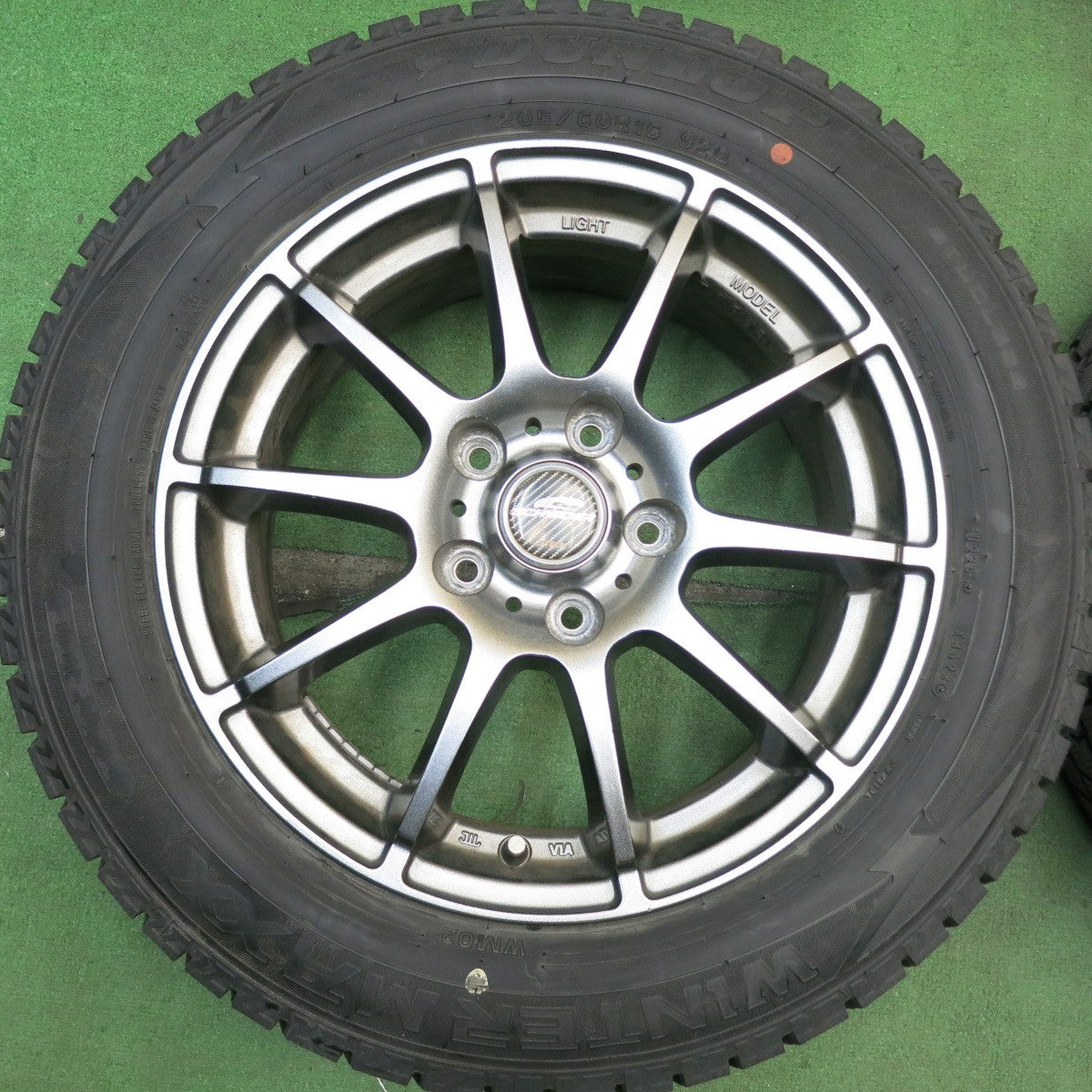 バリ溝！23年！キレイ！9.5分◎スタッドレス 205/60R16 ダンロップ ウインターマックス WM02 SCHNEIDER シュナイダー 16インチ PCD114.3/5H◎6061302HAス