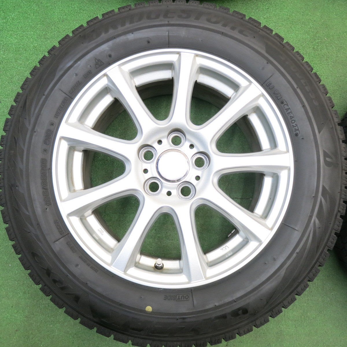 バリ溝！24年！キレイ！9.5分★プリウス 等 195/65R15 スタッドレス ブリヂストン ブリザック VRX2 DUFACT デュファクト 15インチ PCD100/5H★6032808HAス