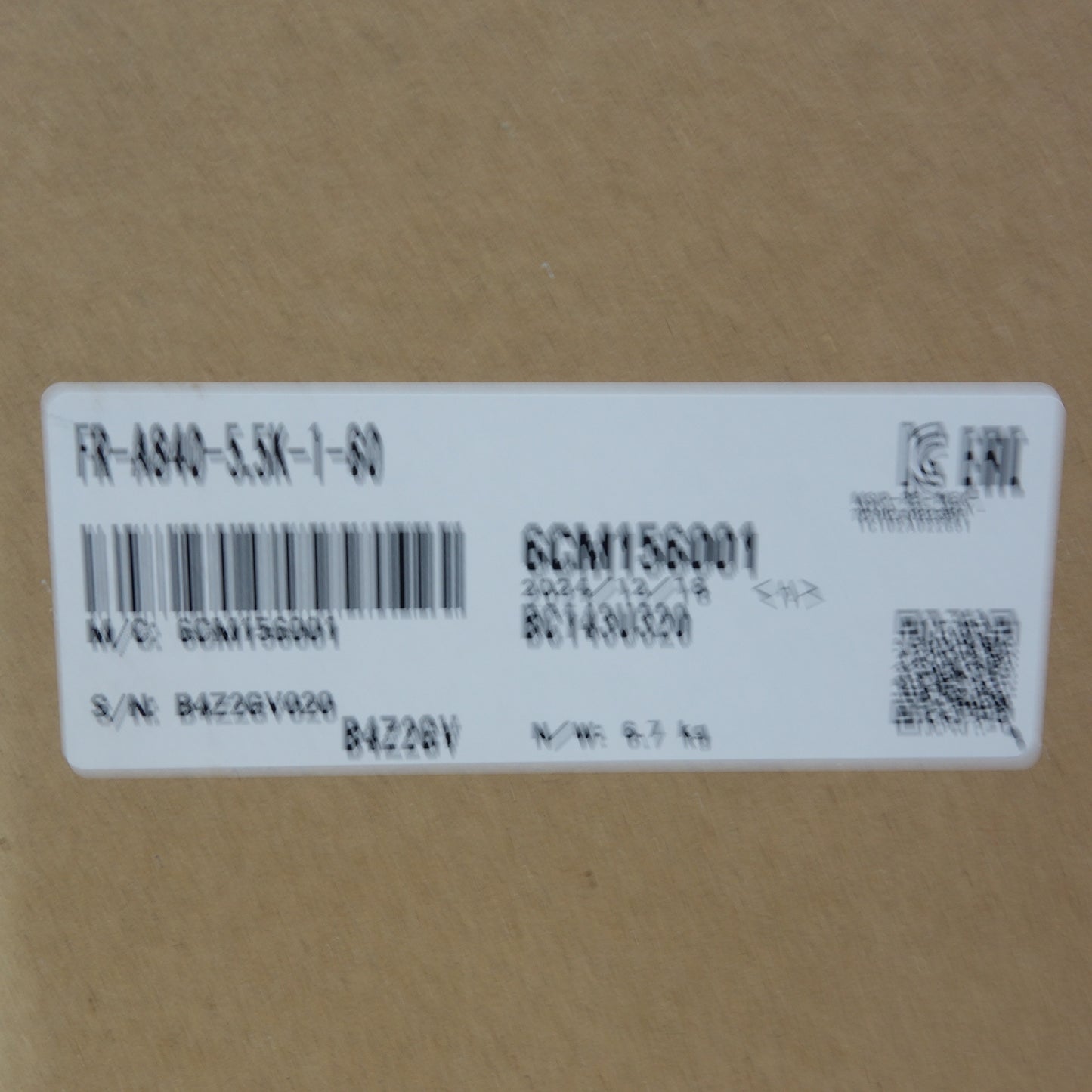 [送料無料] 未使用☆三菱電機 高機能 高性能 インバータ FR-A840-5.5K-1-60 FREQROL-A800シリーズ 三相 400V インバーター☆