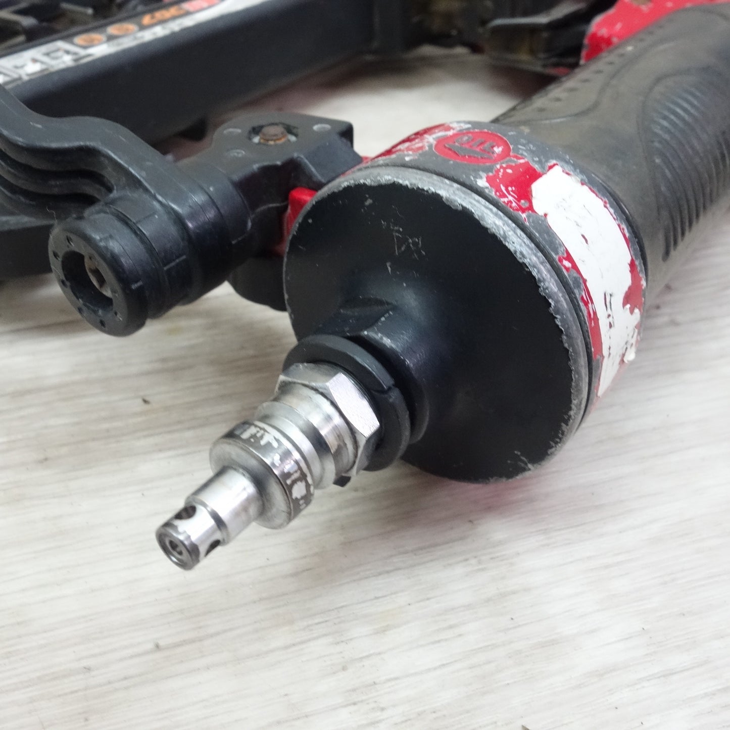 [送料無料] ☆マキタ 高圧 フロア タッカー 4MA線 ステープル AT450H 釘打ち機 エア 工具☆