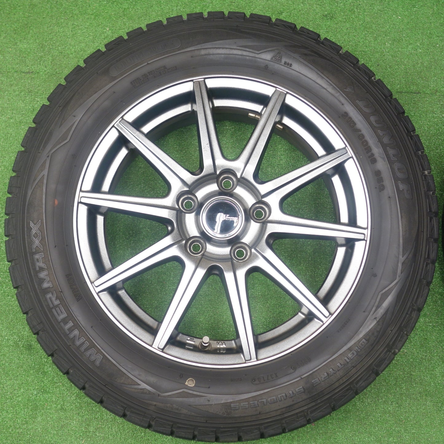 バリ溝！9分★スタッドレス 215/60R16 ダンロップ ウインターマックス WM01 VEMOTION Vエモーション 16インチ PCD114.3/5H★6013103KTス