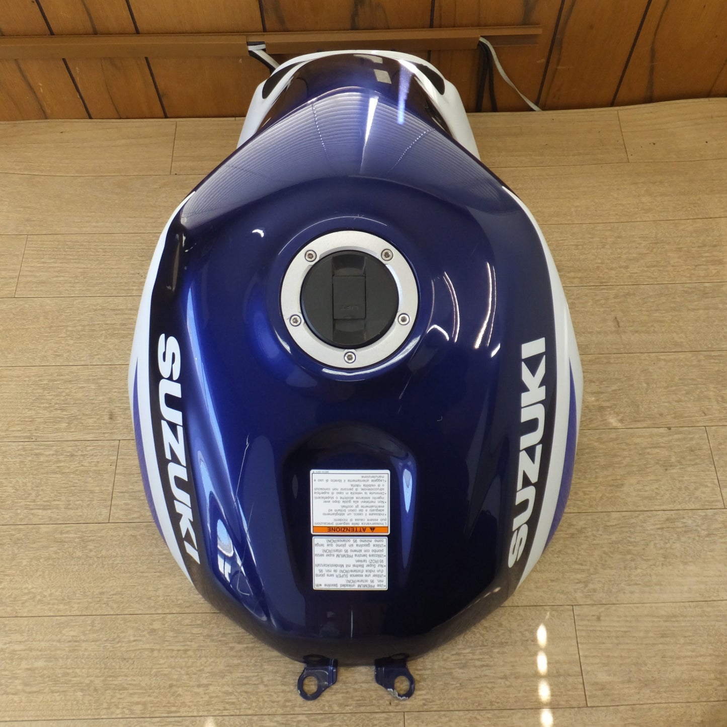 [送料無料] 岐阜発★スズキ SUZUKI GSX-R ガソリンタンク 2-062 2003 XB751 LR5 18G10★