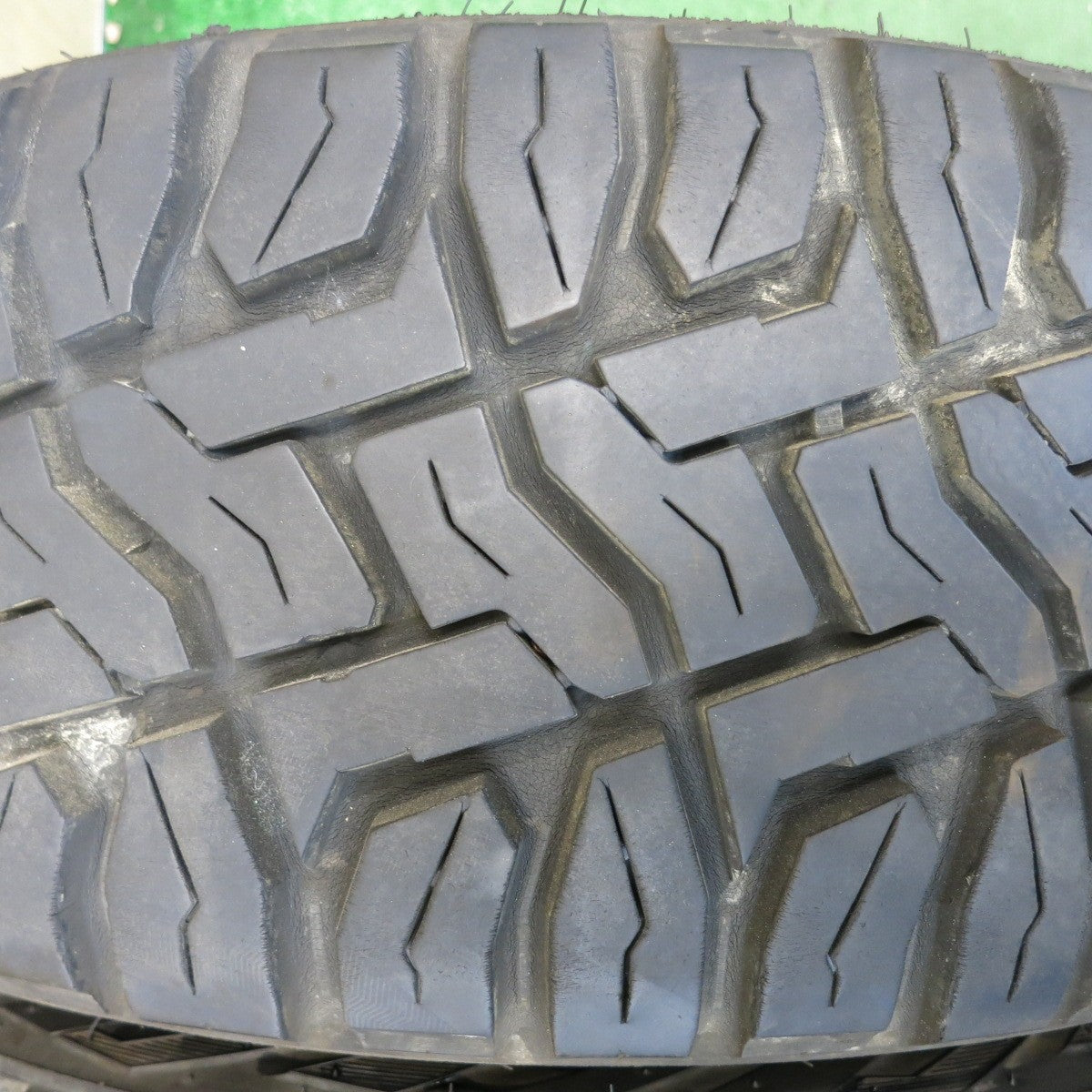 バリ溝！9.5分◎215/65R16 109/107Q 8PR トーヨー オープンカントリー R/T ホワイトレター SEIN SS ザイン 16インチ PCD114.3/5H◎6081312HAノ