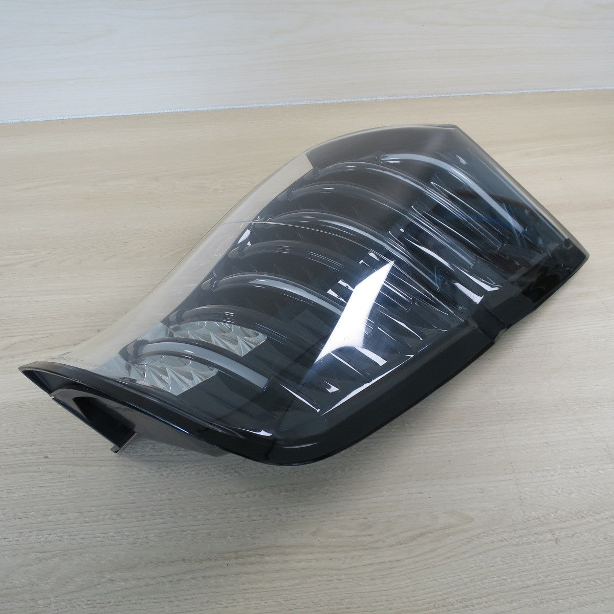キレイ♪ホンダ RK1 ステップワゴン VALENTI テールライト 60-1365B  右 側 のみ ヴァレンティ テールランプ テールレンズ カー パーツ♪