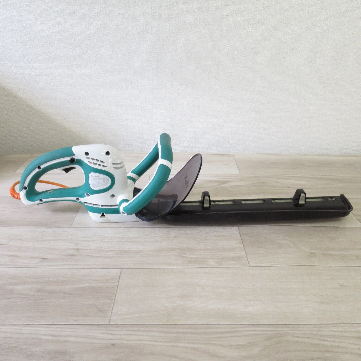 [送料無料] ◇マキタ 400mm 生垣 バリカン MUH403 ヘッジトリマー 剪定 園芸 造園 庭 仕事 等 makita◇