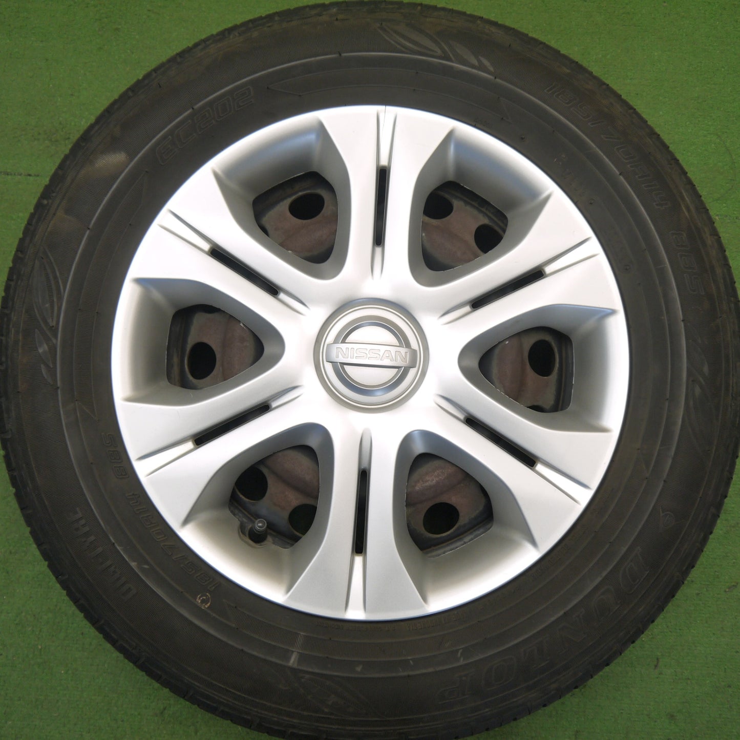 バリ溝！23年！8.5分★日産  ノート 純正 スチール 185/70R14 ダンロップ EC202 14インチ PCD100/4H★6041507Hノ