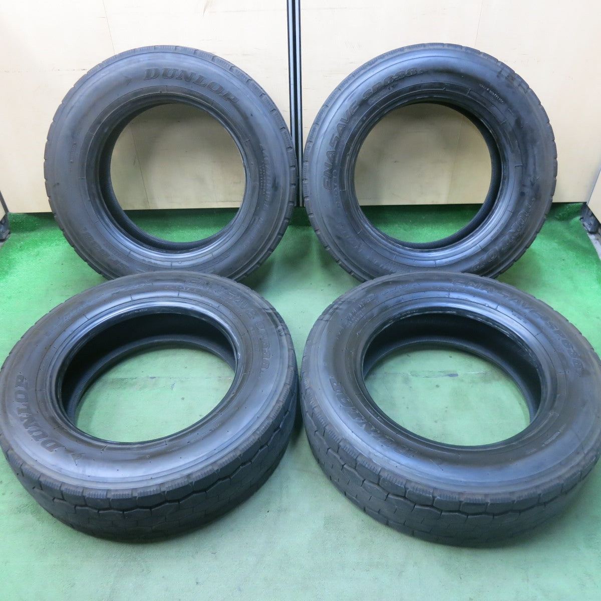 ほぼ未使用！25年★トラック タイヤ 245/70R19.5 136/134J ダンロップ エナセーブ SP638L オールシーズン 19.5インチ★5112504SKスタ