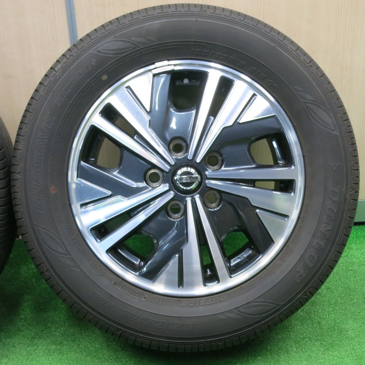 日産セレナC27純正 新車外し。195/65R15 ブリヂストン エコピア アルミ 