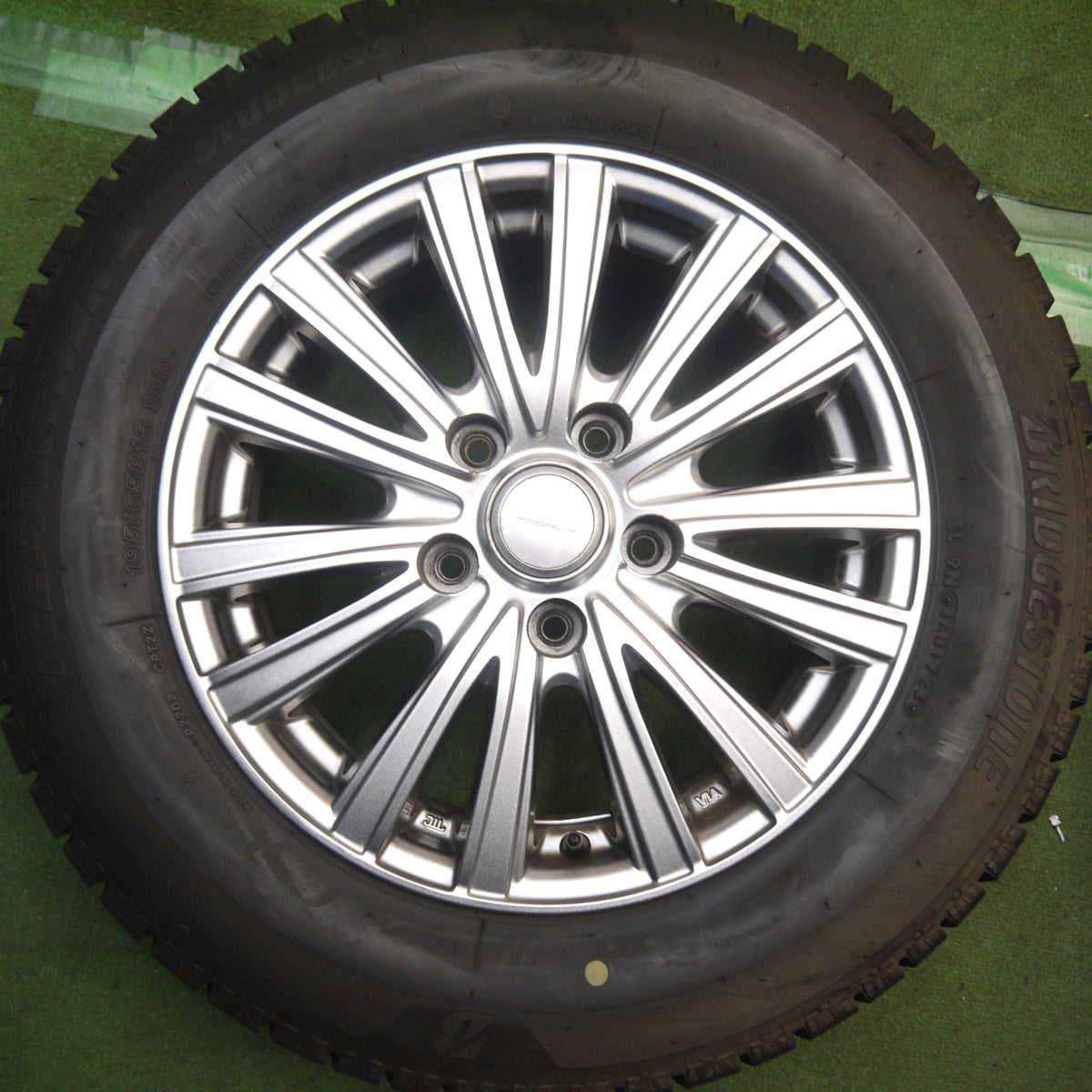 バリ溝！23年！9.5分◎スタッドレス 195/65R15 ブリヂストン アイスパートナー2 VELVA TESALIA ヴェルヴァ テサリア 15インチ PCD114.3/5H◎6100708Hス