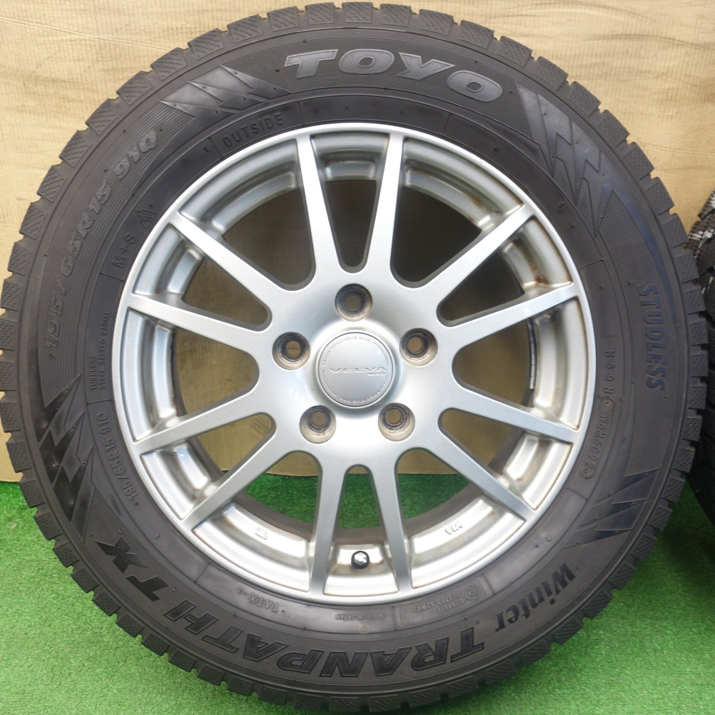 バリ溝！22年！9分★スタッドレス 195/65R15 トーヨー ウインター トランパス TX VELVA ヴェルヴァ 15インチ PCD114.3/5H★6021102KTス