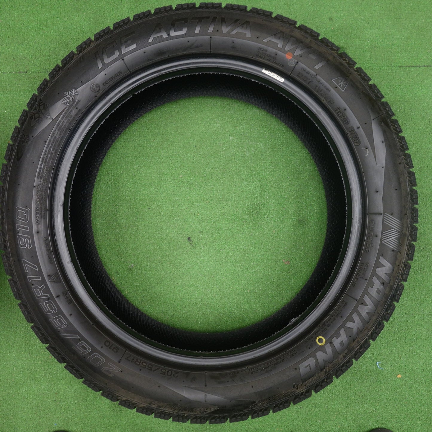 バリ溝！25年！ほぼ10分◎スタッドレス 205/55R17 ナンカン アイスアクティバ AW-1 タイヤ 17インチ ノア ヴォクシー プリウスα ステップワゴン 等◎6083002KTスタ