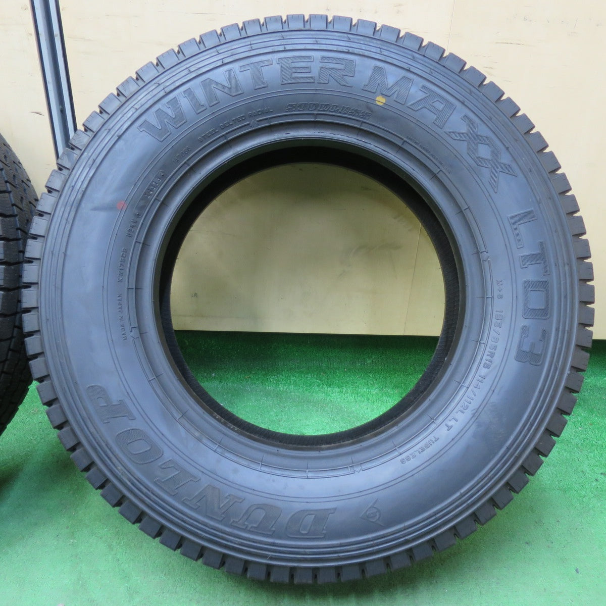 [送料無料] 未使用★トラック タイヤ 195/85R16 114/112L スタッドレス ダンロップ ウインターマックス LT03 16インチ★4102901イスタ