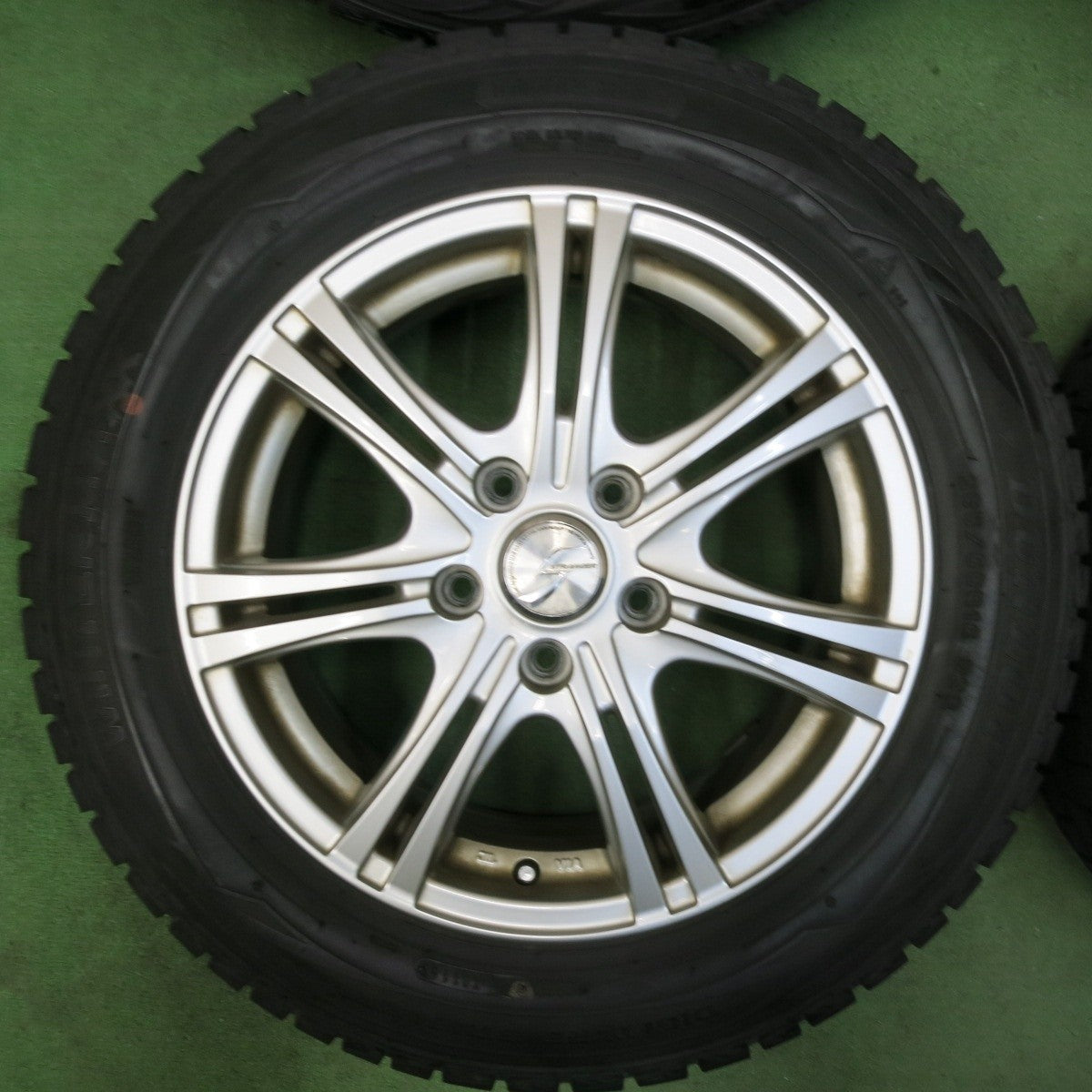 バリ溝！8.5分★スタッドレス 205/60R16 ダンロップ ウインターマックス WM01 STRANGER ストレンジャー 16インチ PCD114.3/5H★5010807SYス