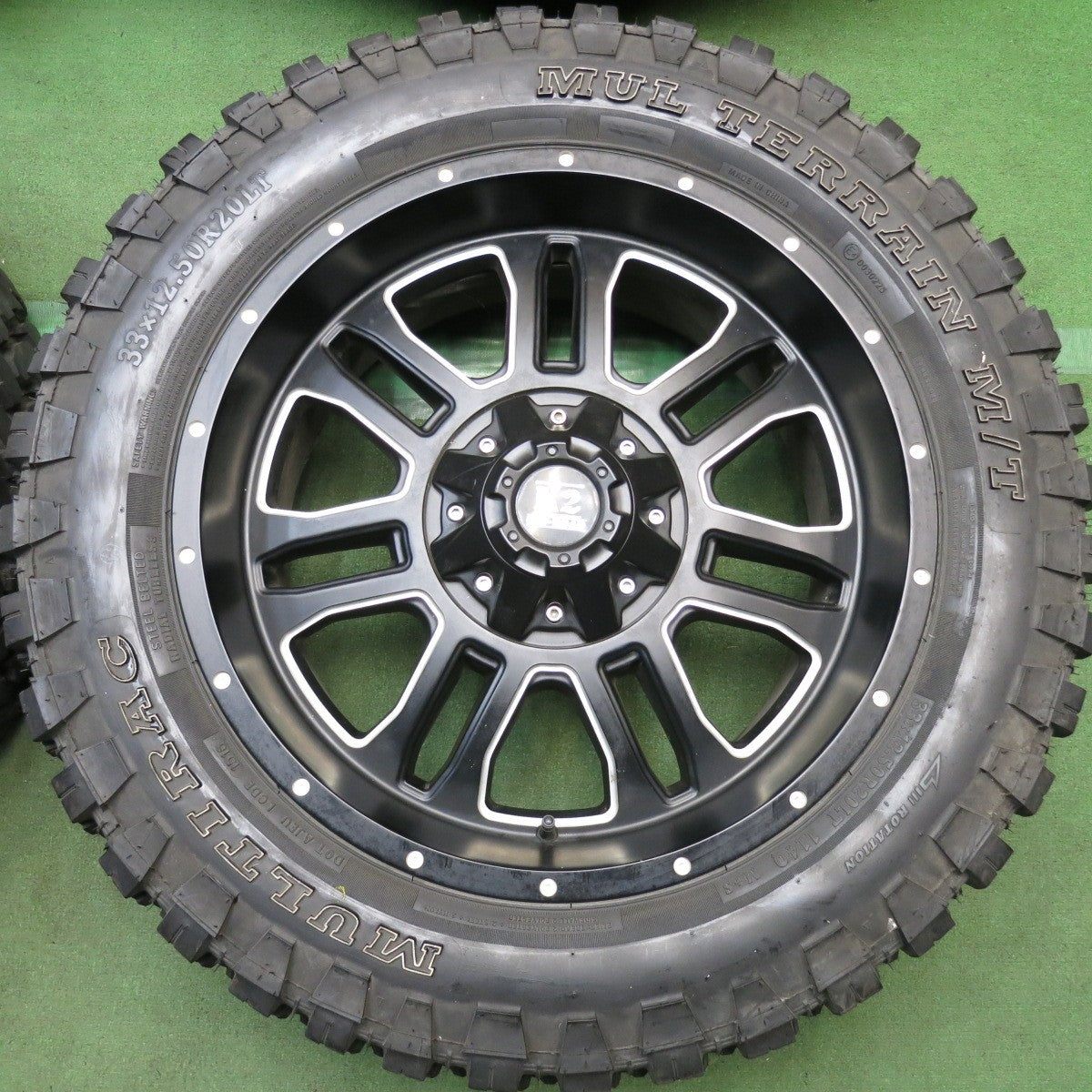バリ溝！9.5分◎SHONE K2 OFF-ROAD D2 33×12.50R20 マルチラック MUL TERRAIN M/T ショーン オフロード 20インチ PCD139.7/6H◎6101104HAノ