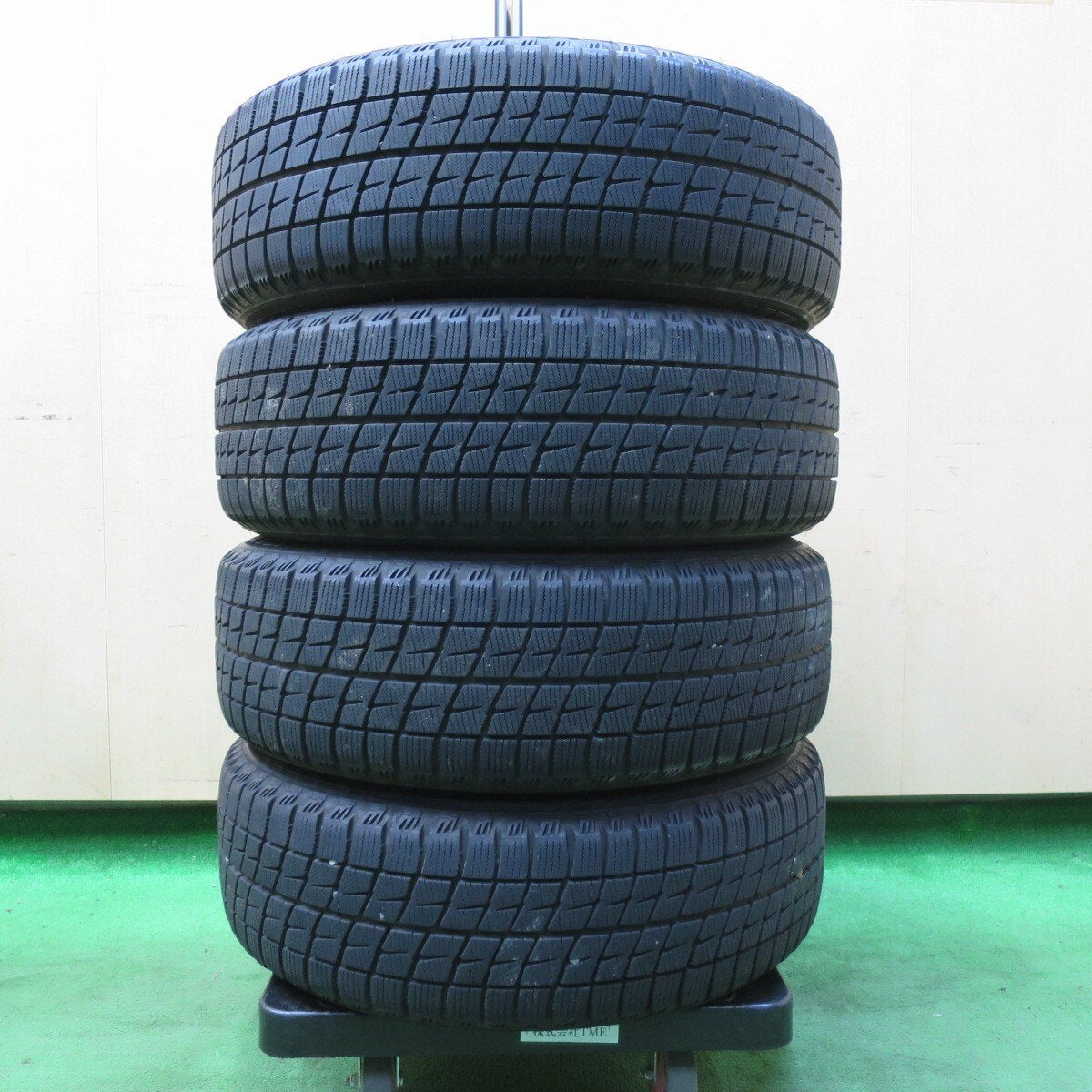 バリ溝！22年！キレイ！8.5分★スタッドレス 185/60R15 アイスエスポルテ VELVA CHARGE ヴェルヴァ PCD100/4H★4090310イス